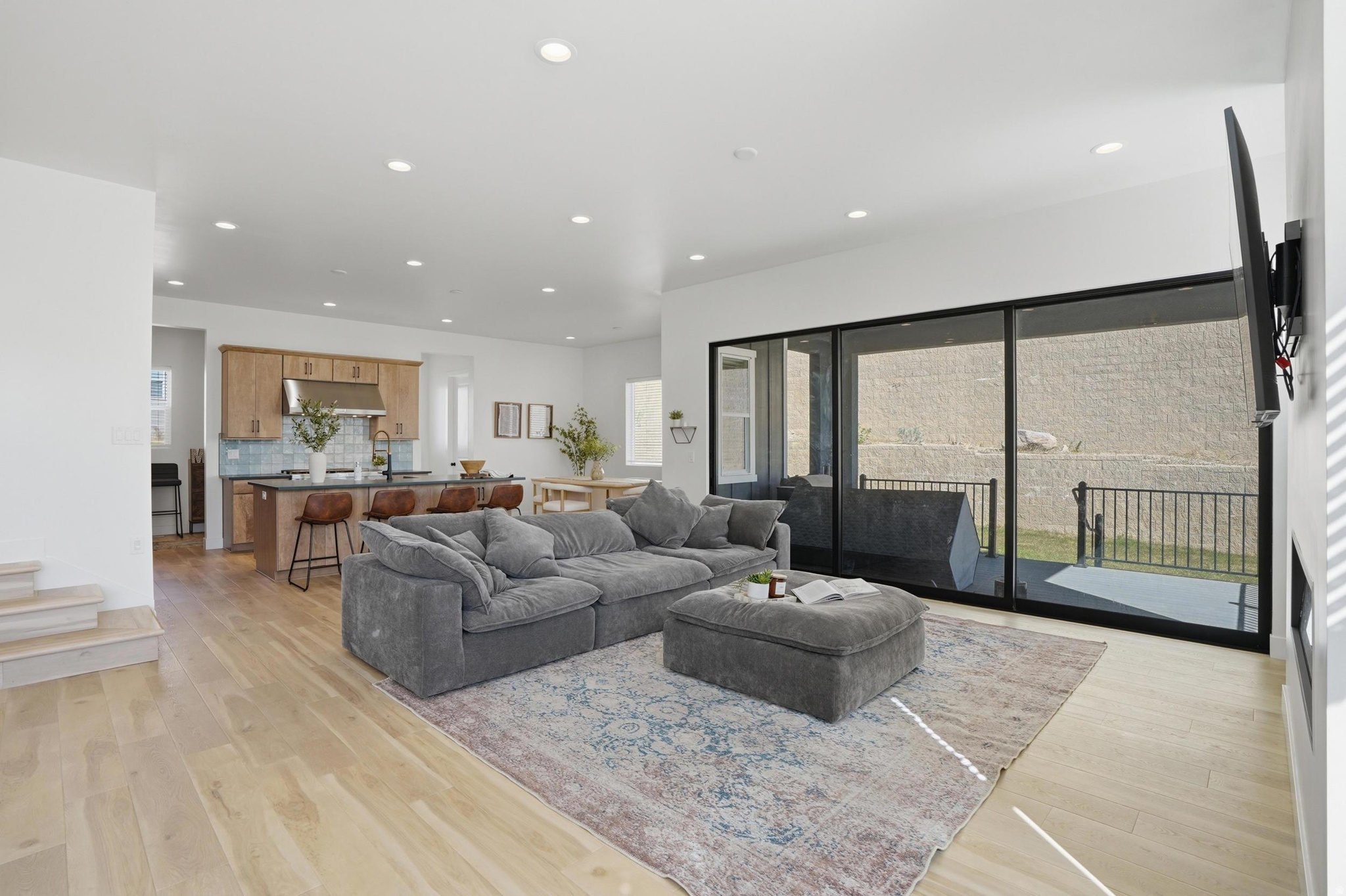 CANYON POINT - Residential