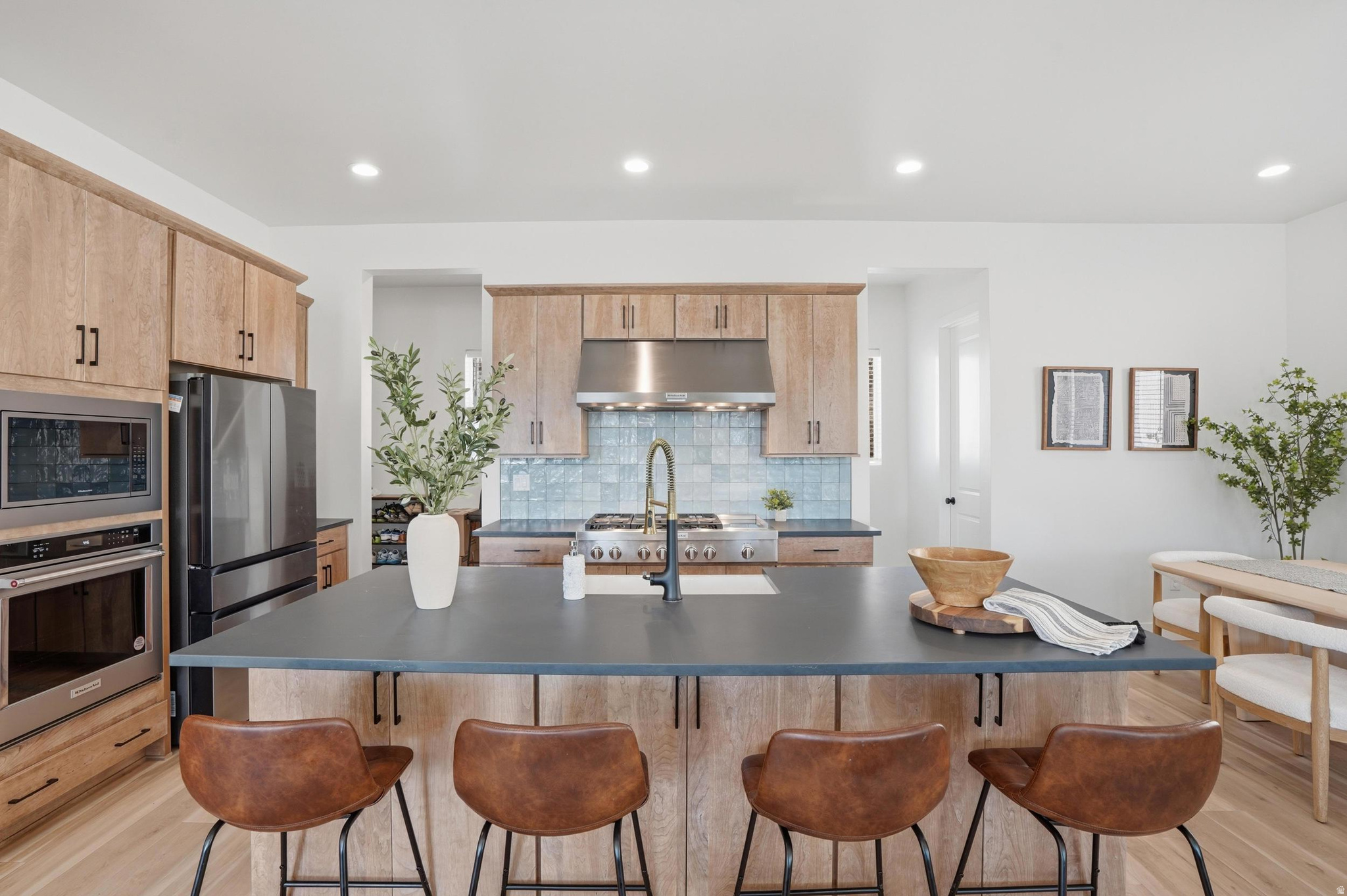 CANYON POINT - Residential