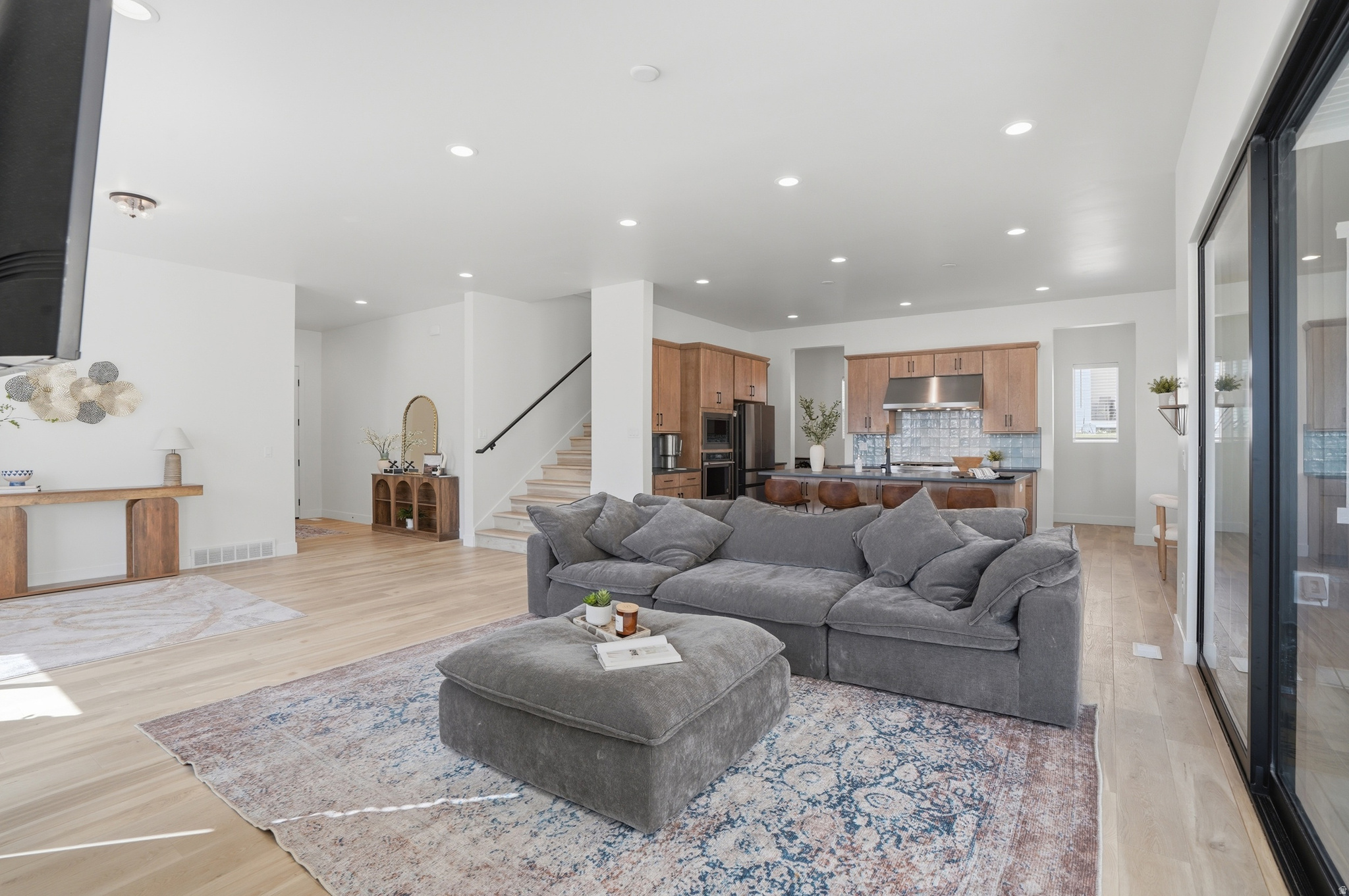 CANYON POINT - Residential