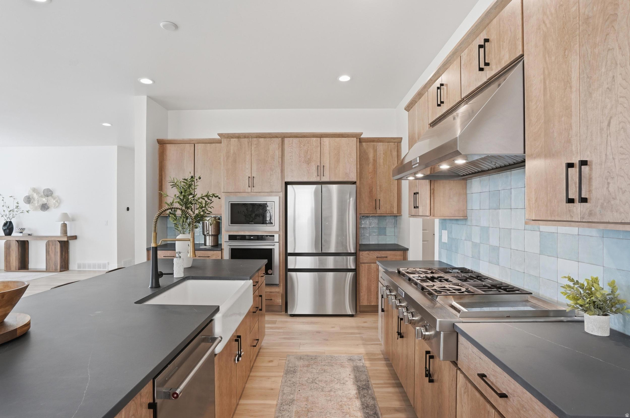 CANYON POINT - Residential