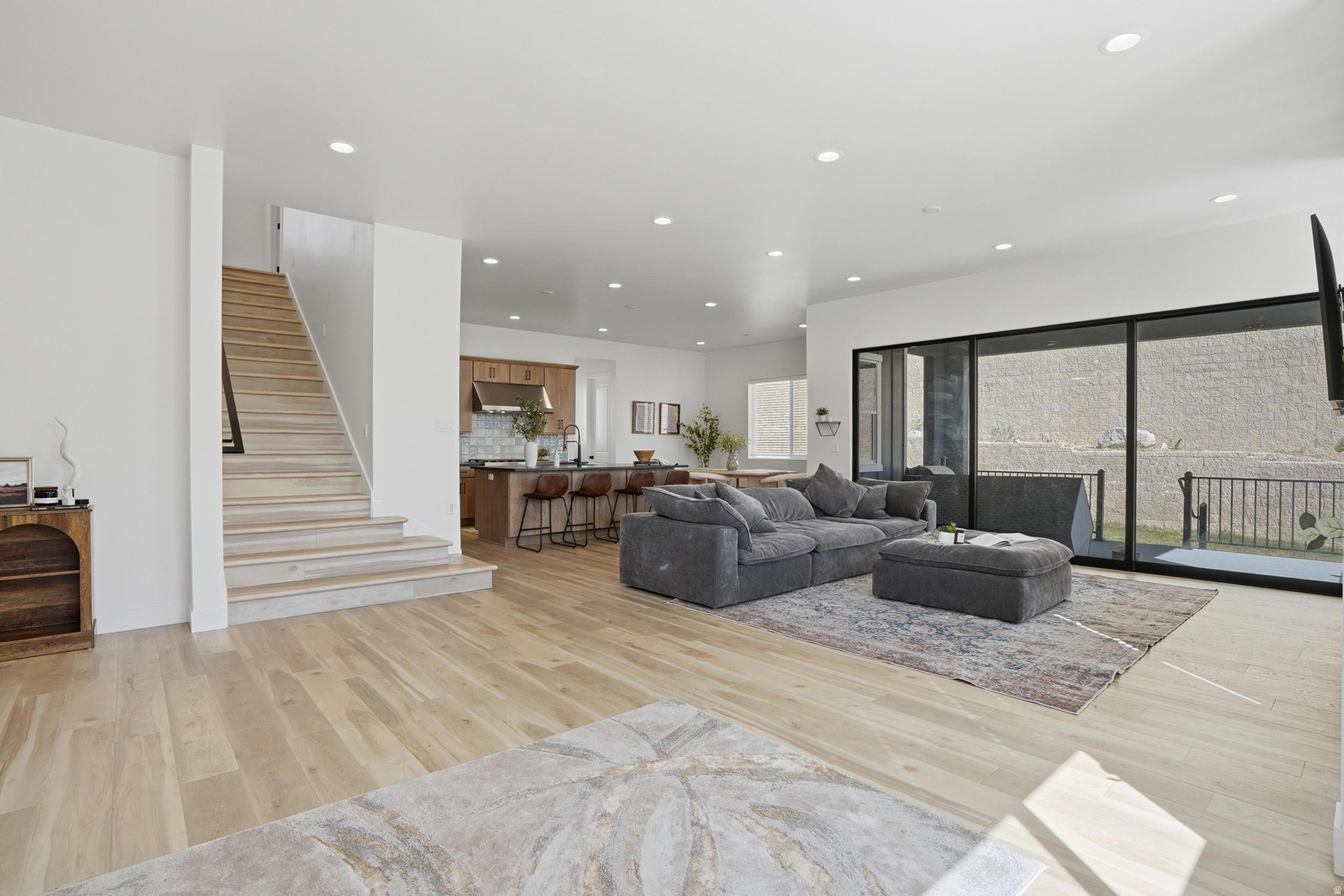 CANYON POINT - Residential