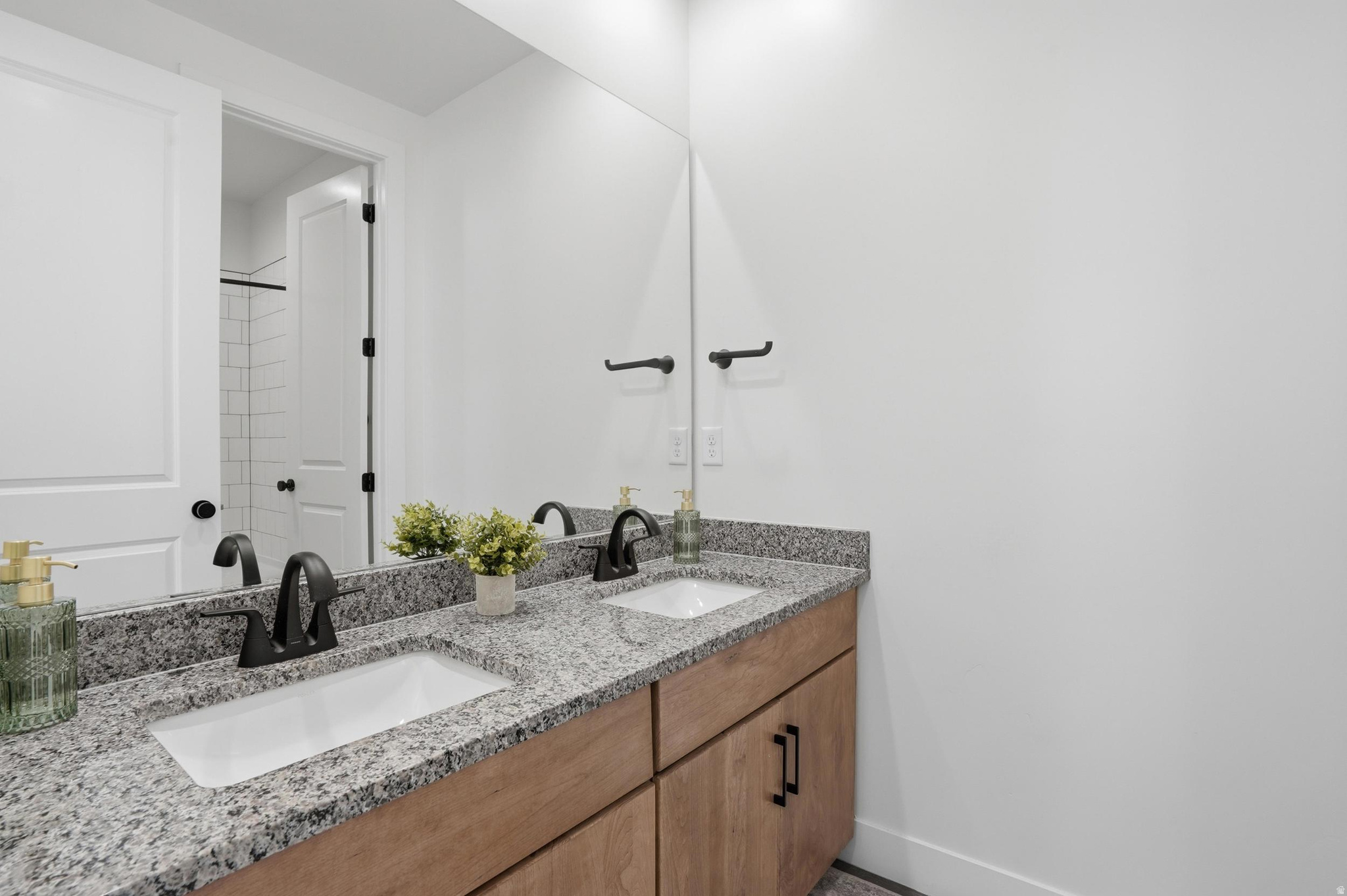 CANYON POINT - Residential