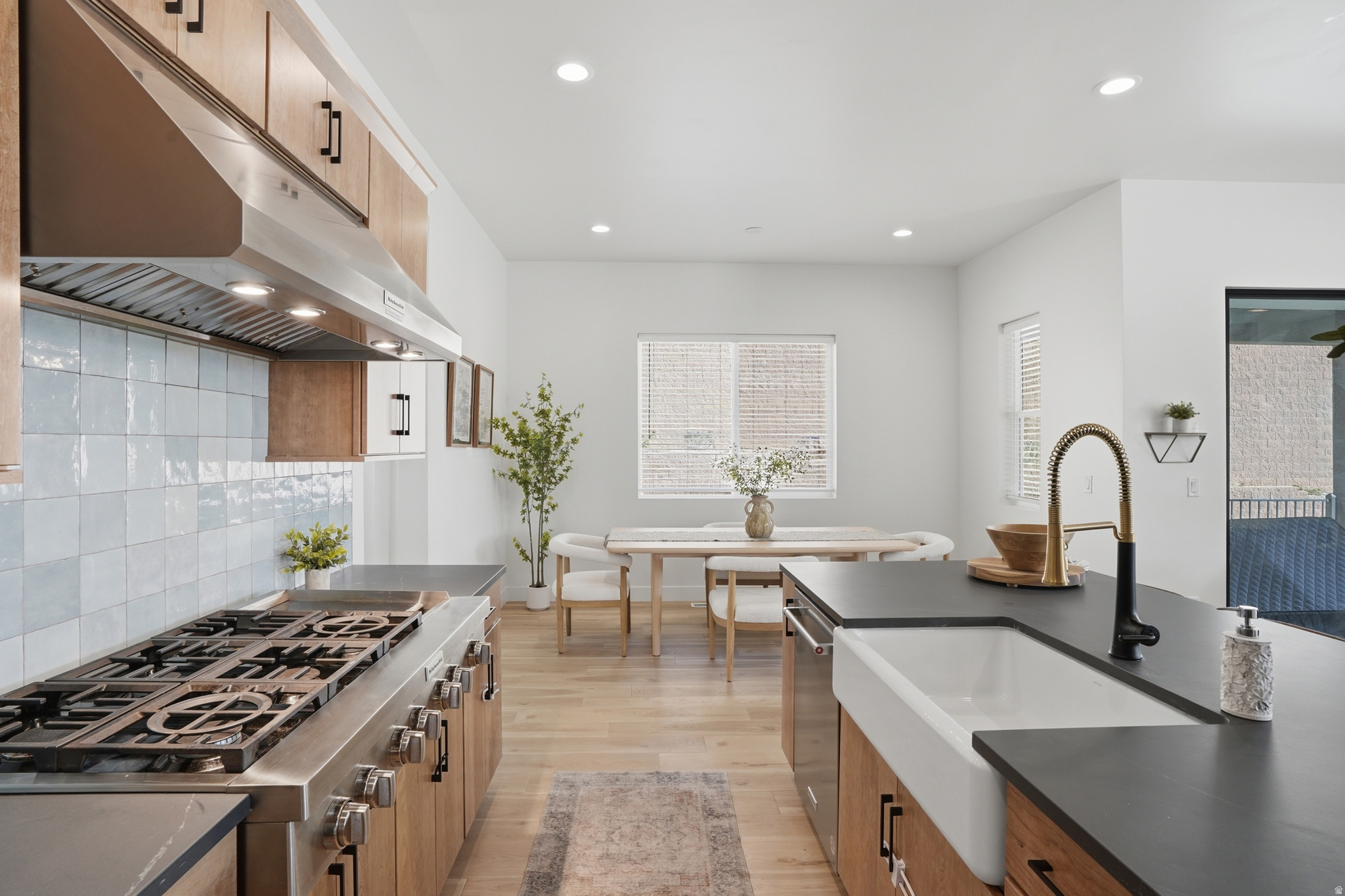 CANYON POINT - Residential