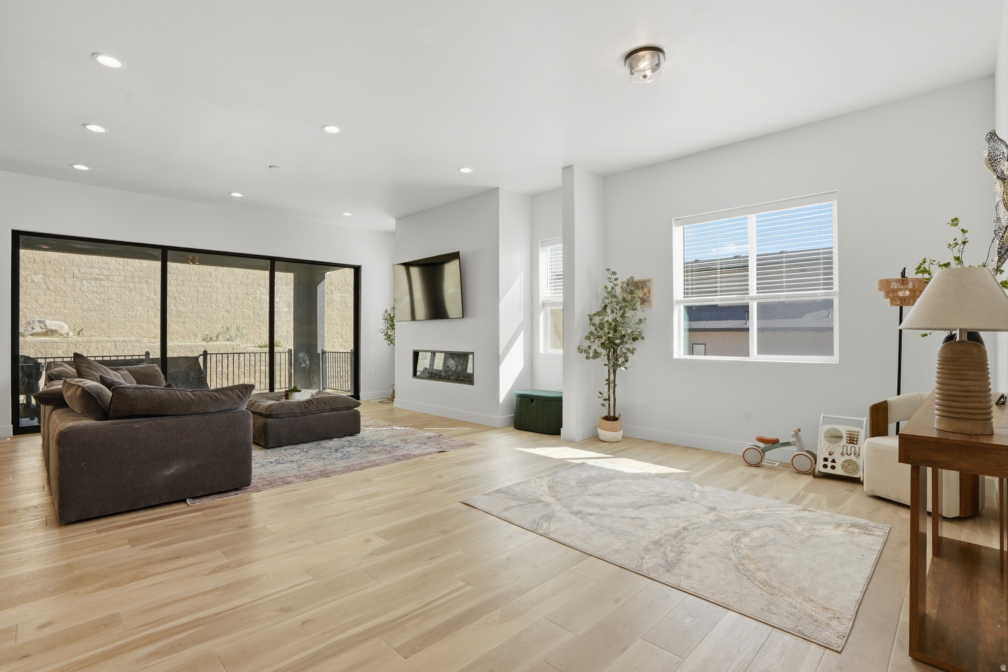 CANYON POINT - Residential