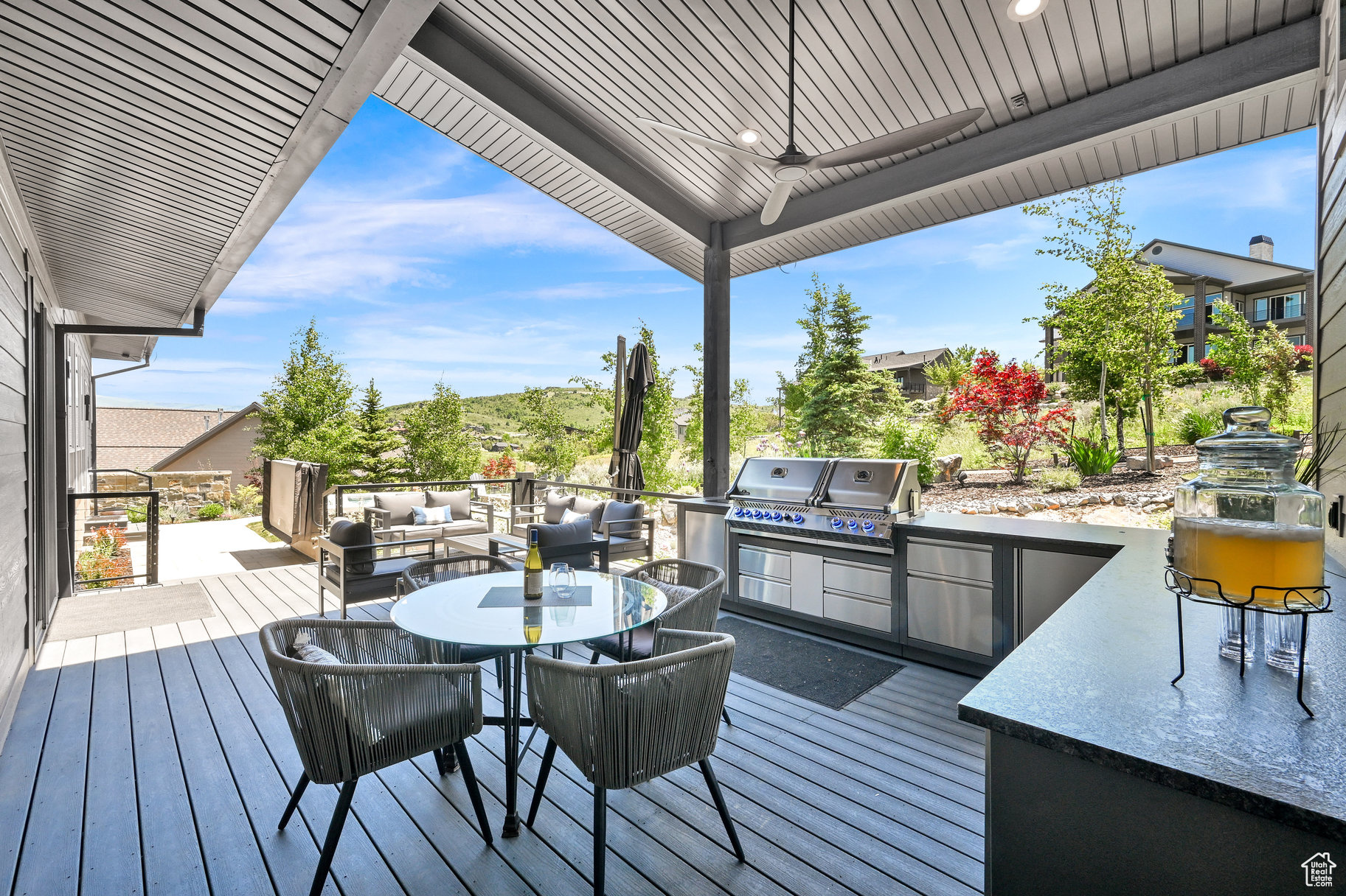 EDGEWATER CHALETS - Residential