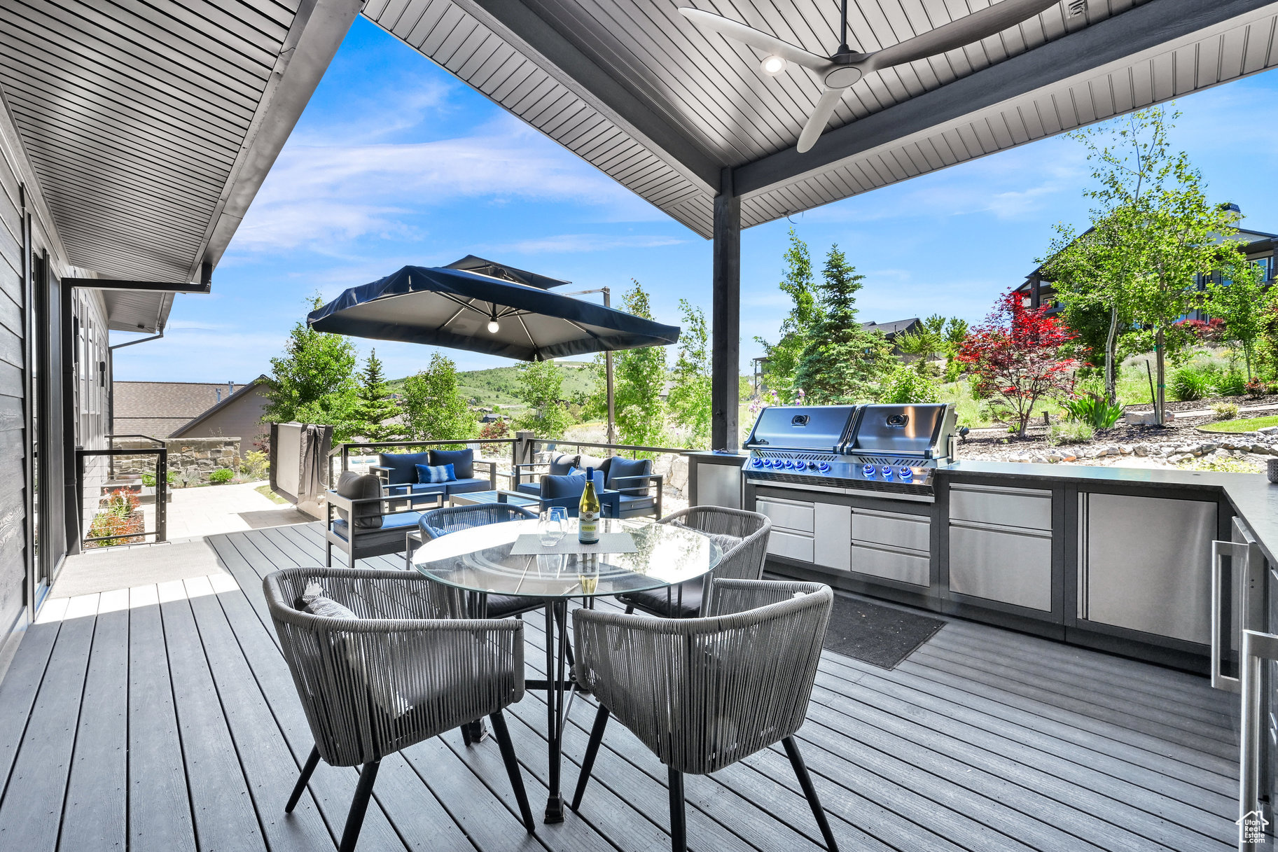 EDGEWATER CHALETS - Residential