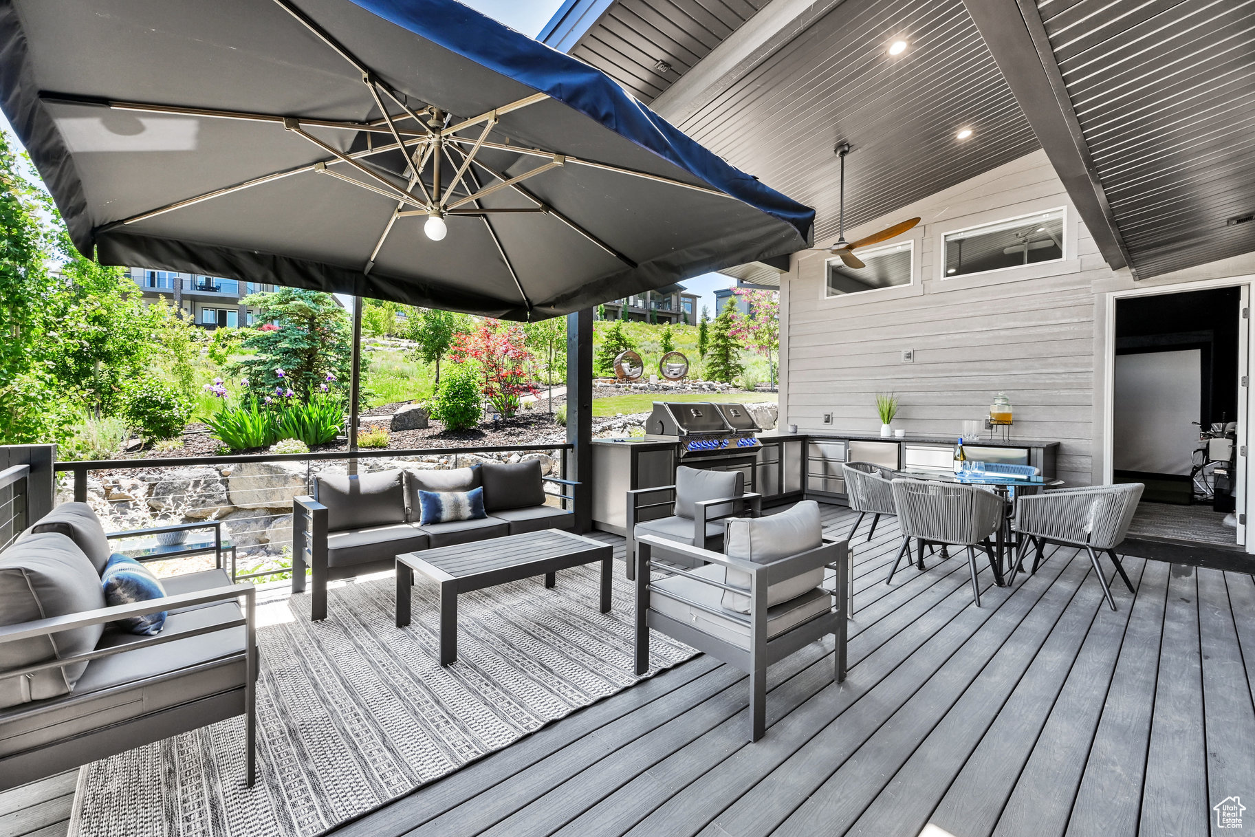 EDGEWATER CHALETS - Residential