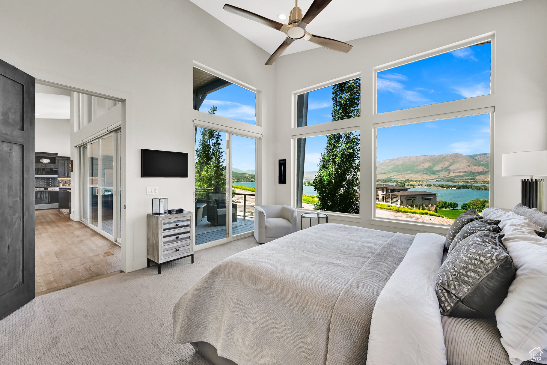 EDGEWATER CHALETS - Residential