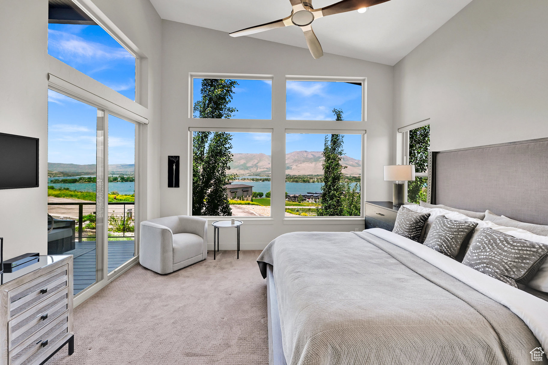 EDGEWATER CHALETS - Residential