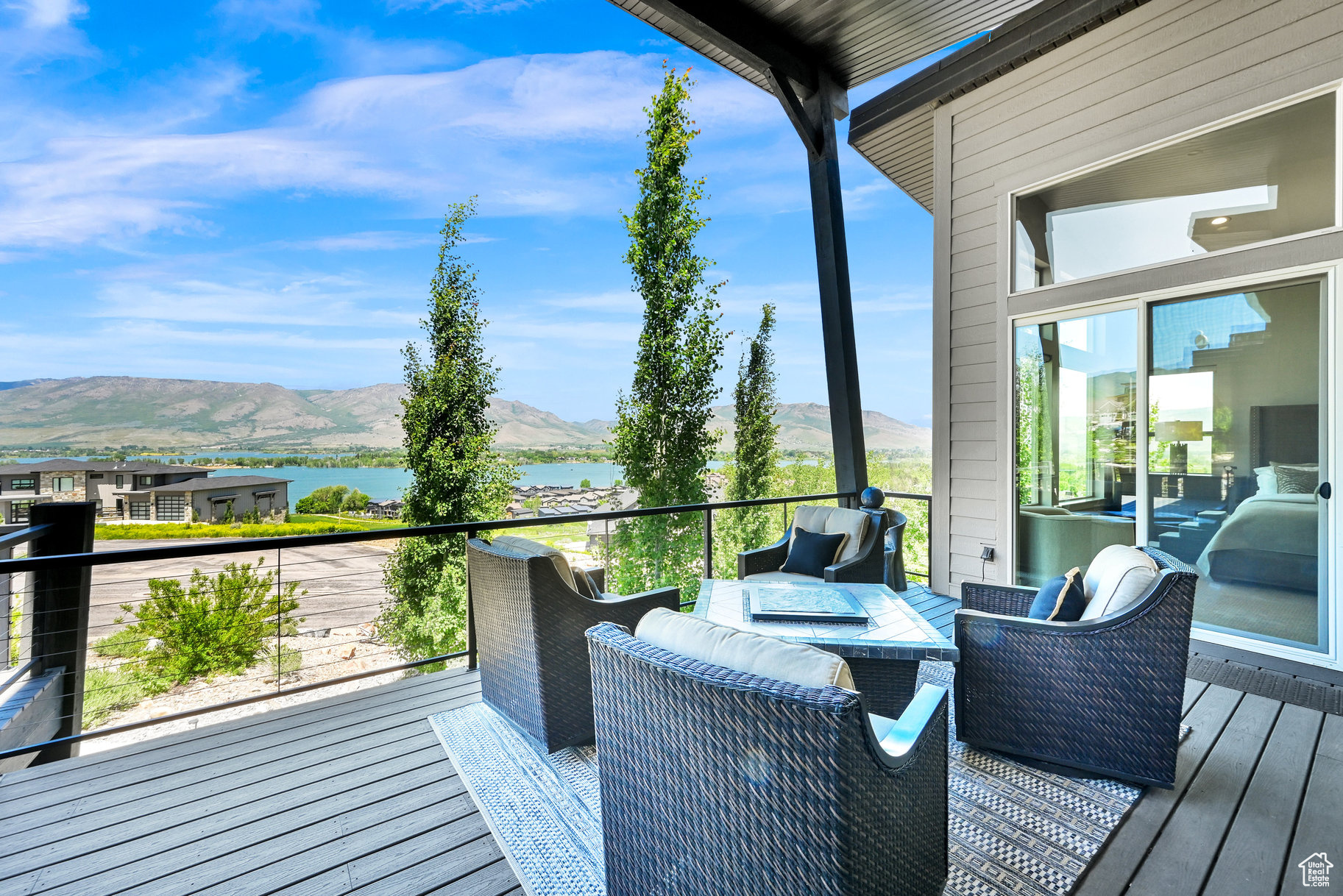 EDGEWATER CHALETS - Residential