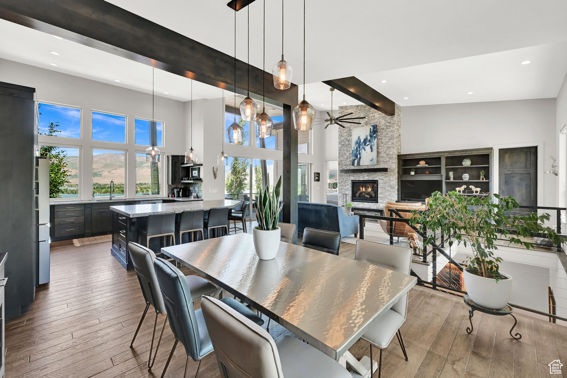 EDGEWATER CHALETS - Residential