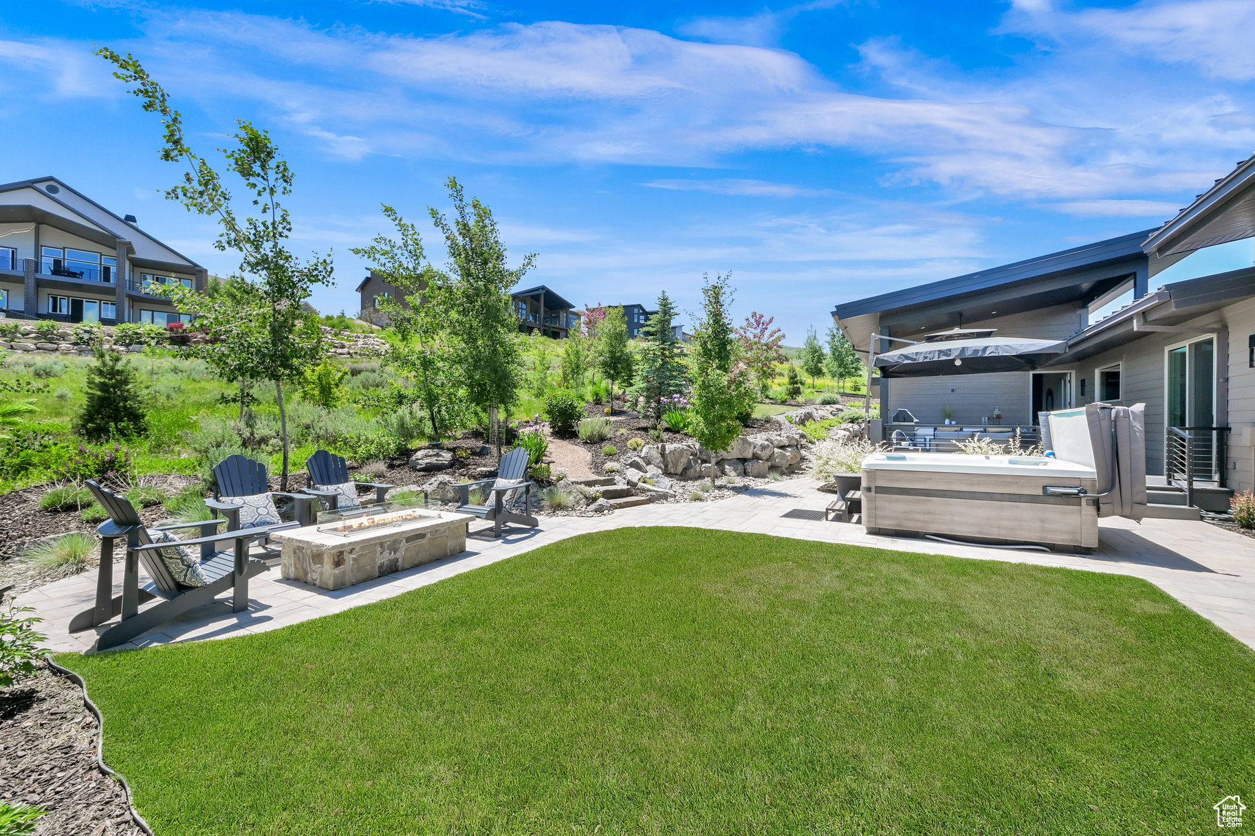 EDGEWATER CHALETS - Residential