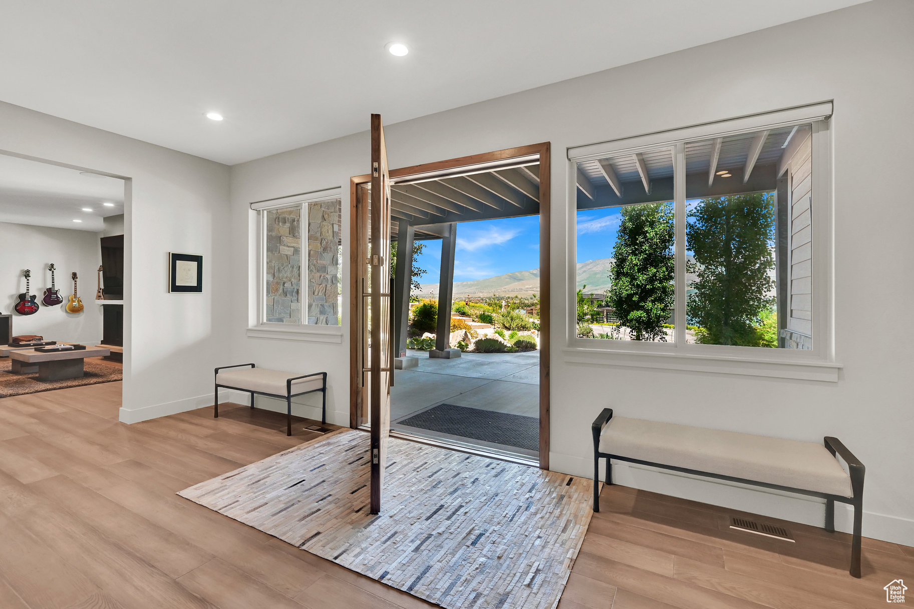 EDGEWATER CHALETS - Residential