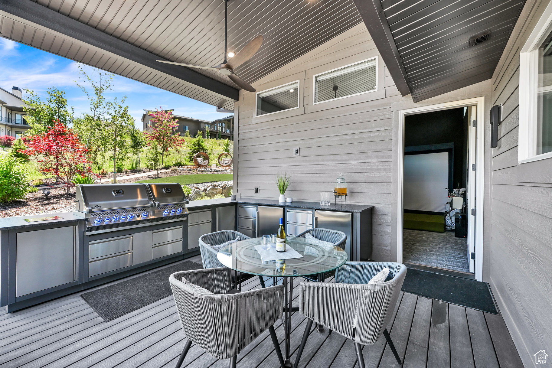 EDGEWATER CHALETS - Residential