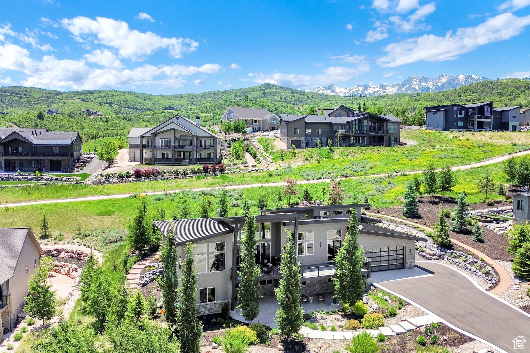 EDGEWATER CHALETS - Residential