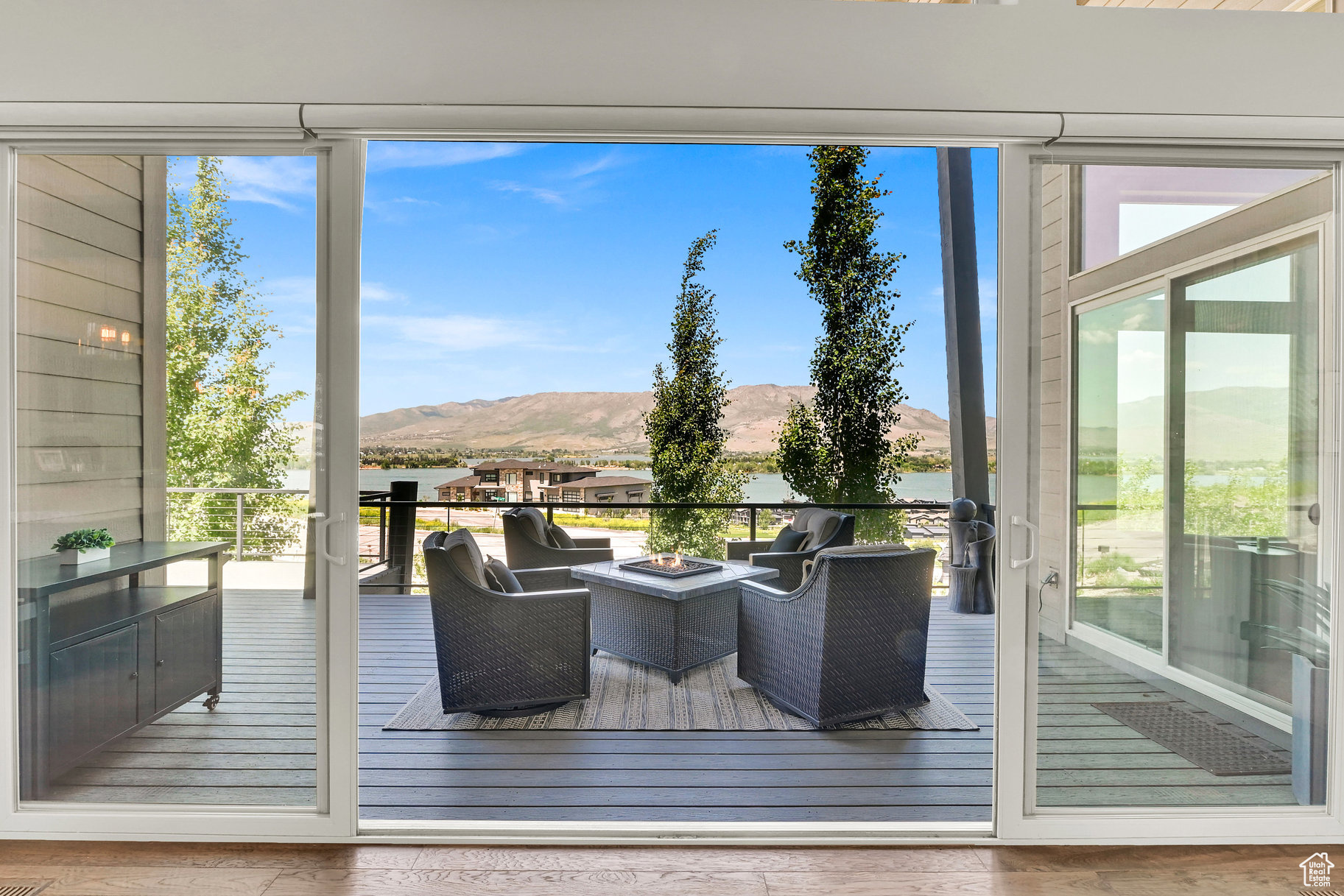 EDGEWATER CHALETS - Residential