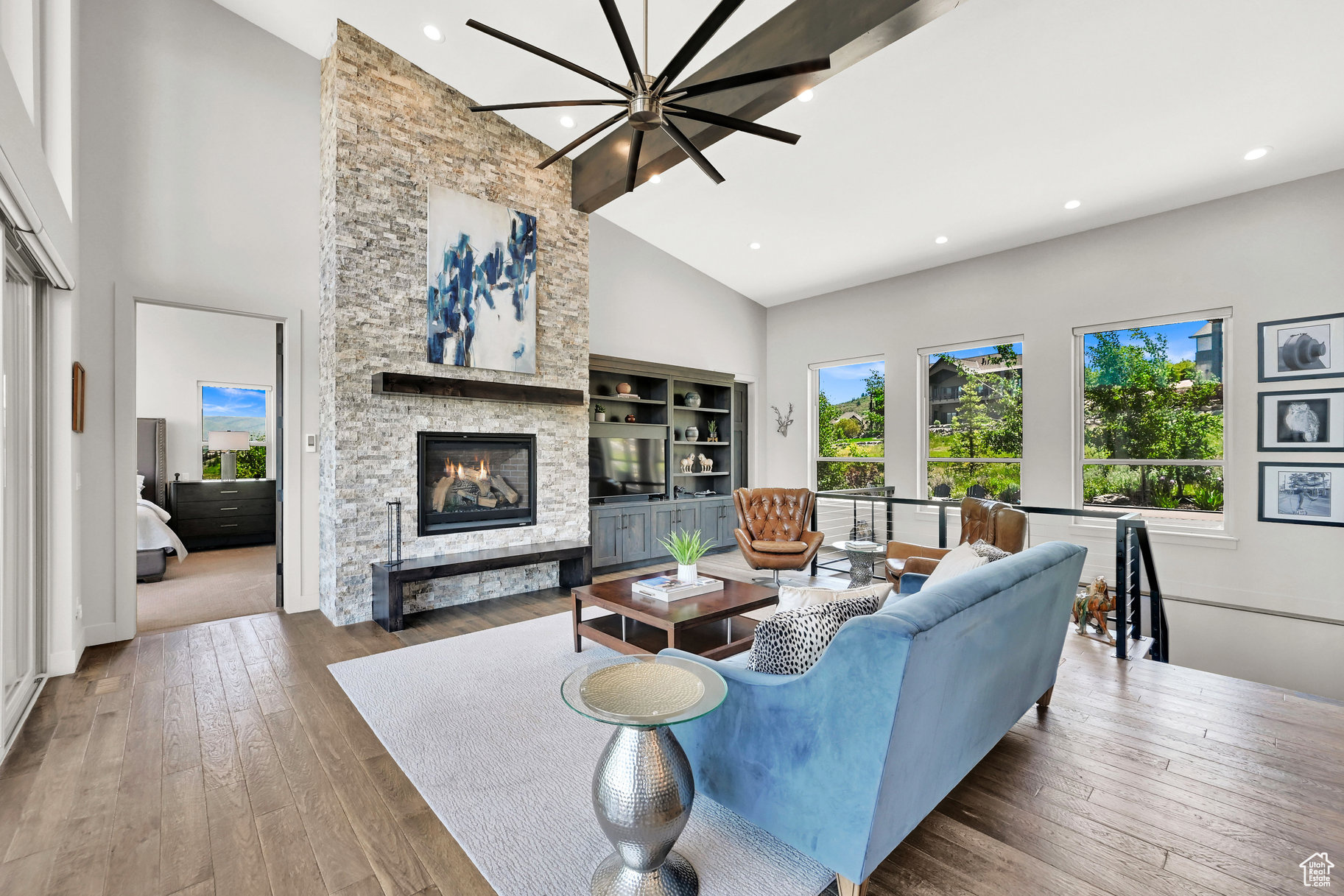 EDGEWATER CHALETS - Residential