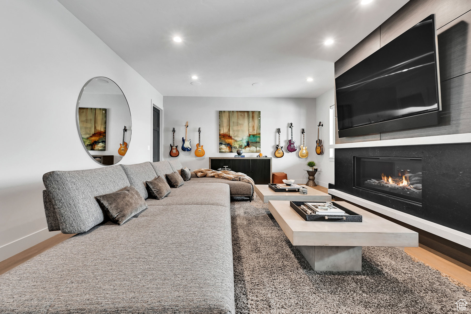 EDGEWATER CHALETS - Residential