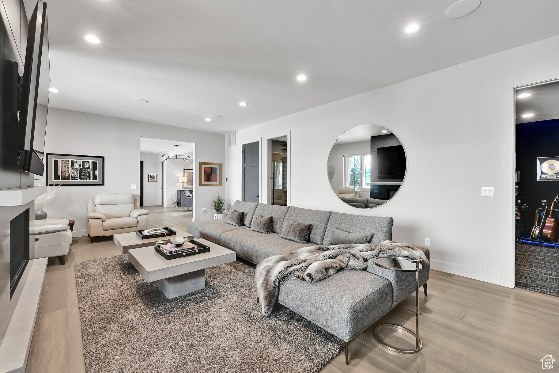 EDGEWATER CHALETS - Residential