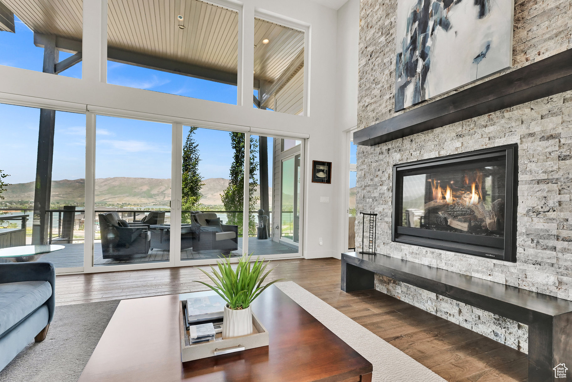 EDGEWATER CHALETS - Residential