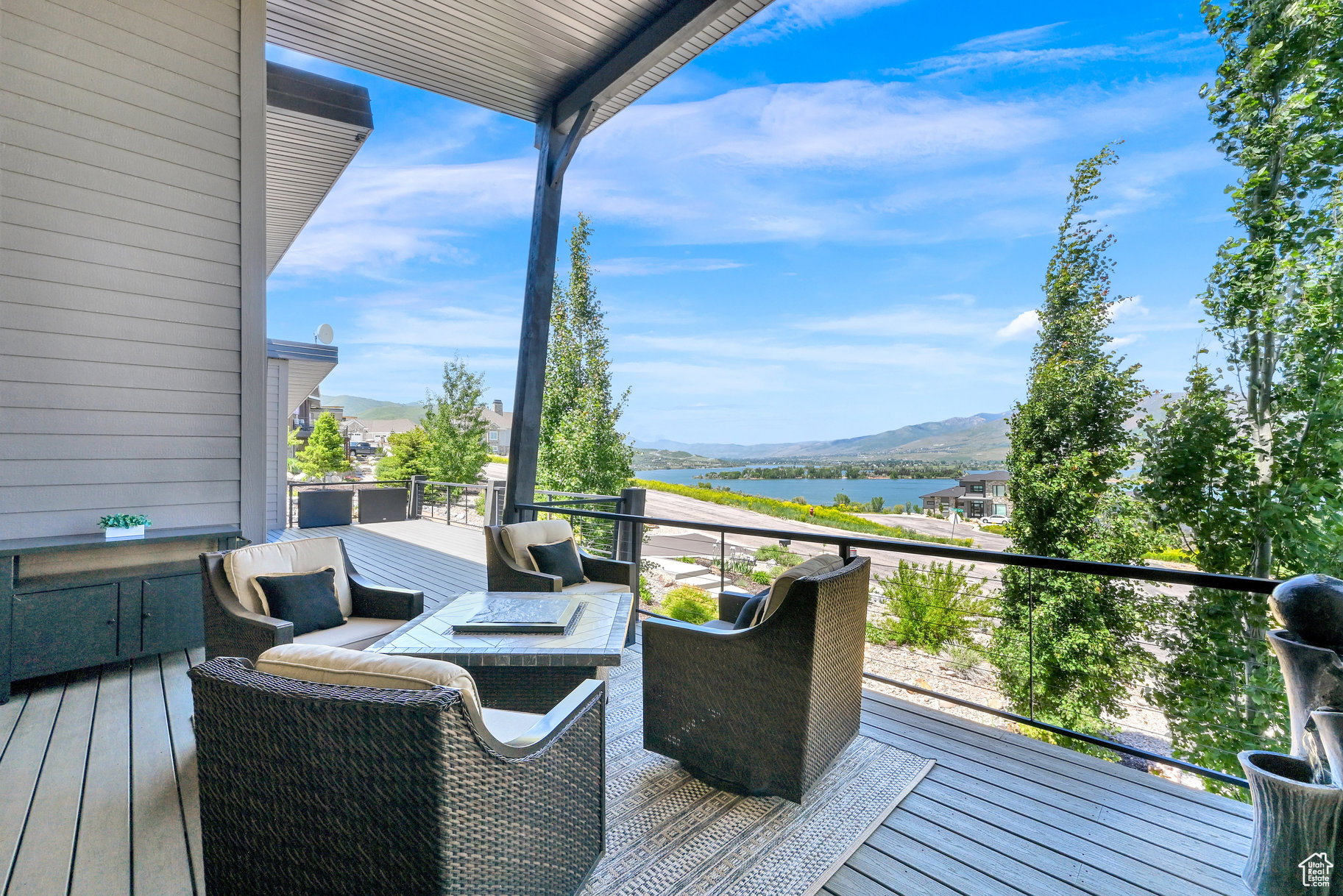 EDGEWATER CHALETS - Residential