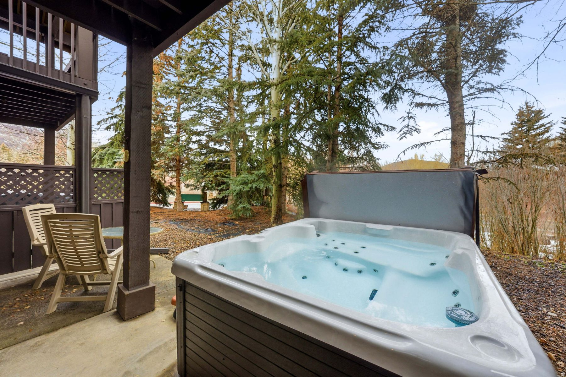 PARKVIEW CONDOMINIUMS - Residential