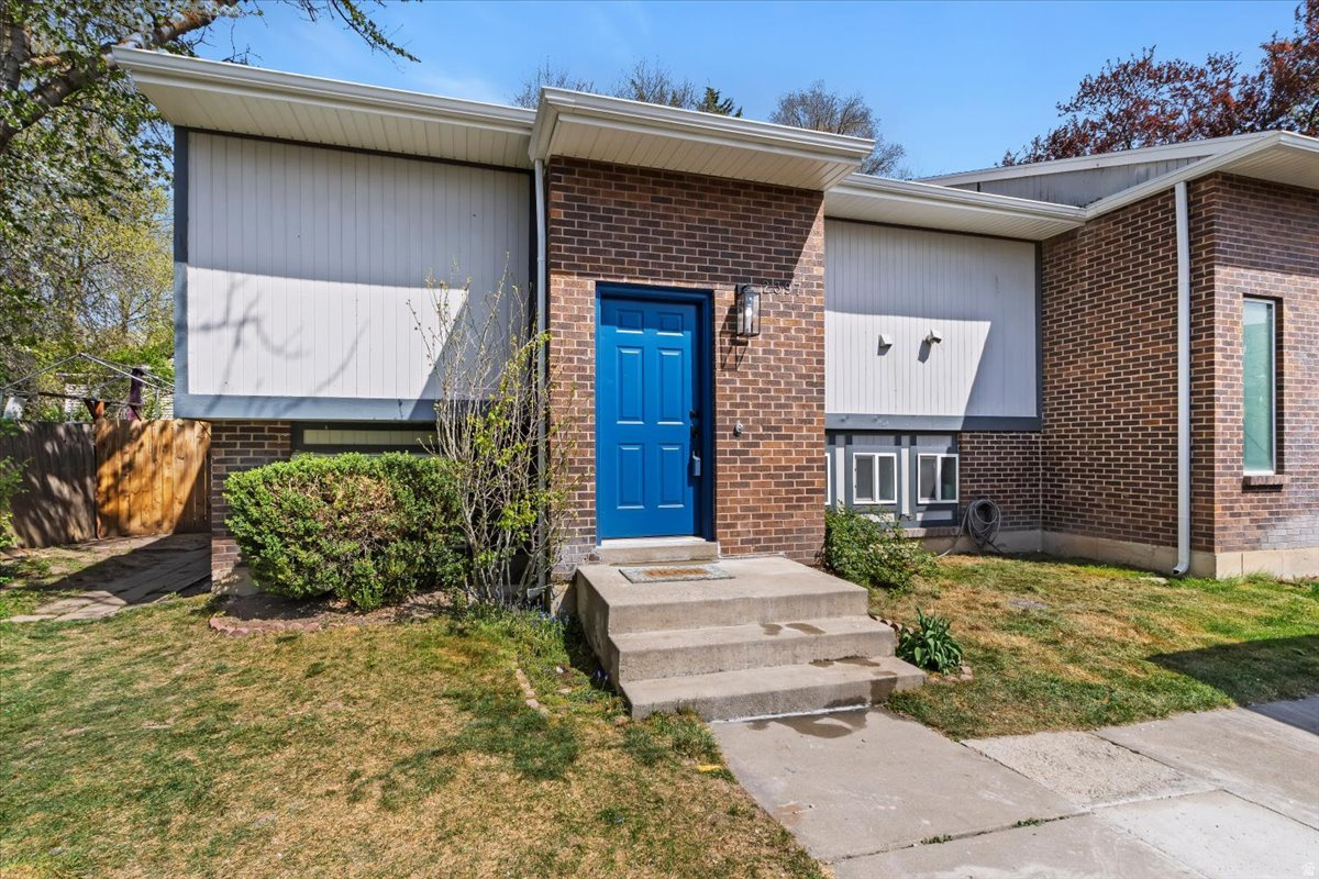 MIDLAND - Residential