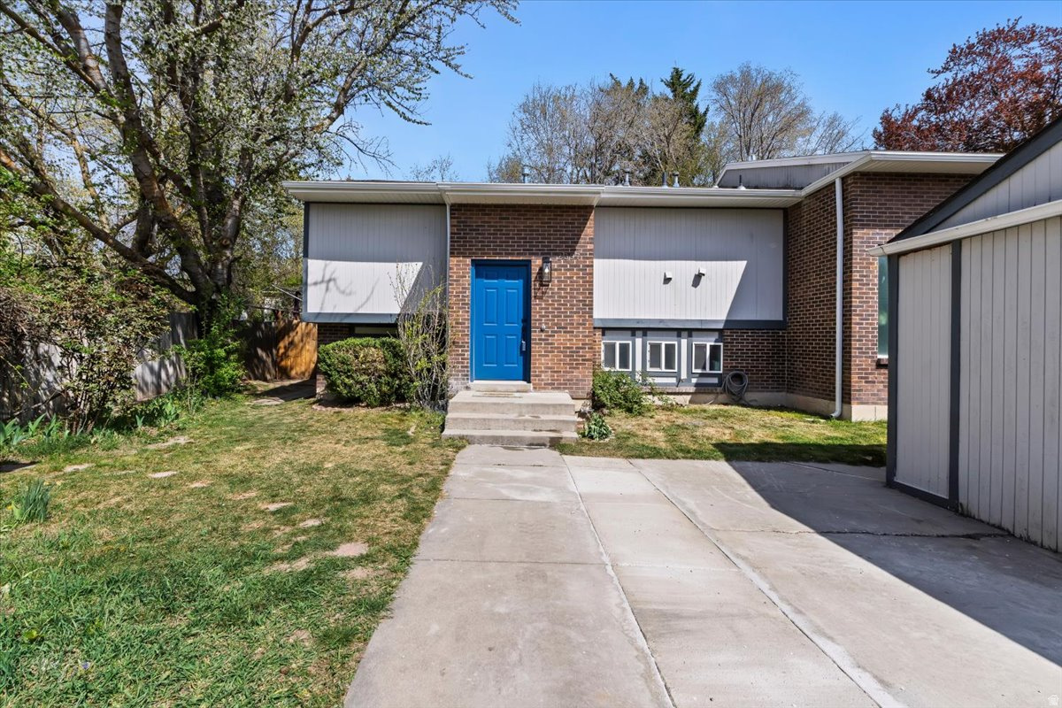 MIDLAND - Residential