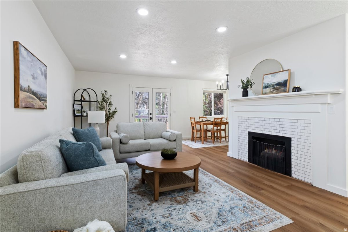 MIDLAND - Residential