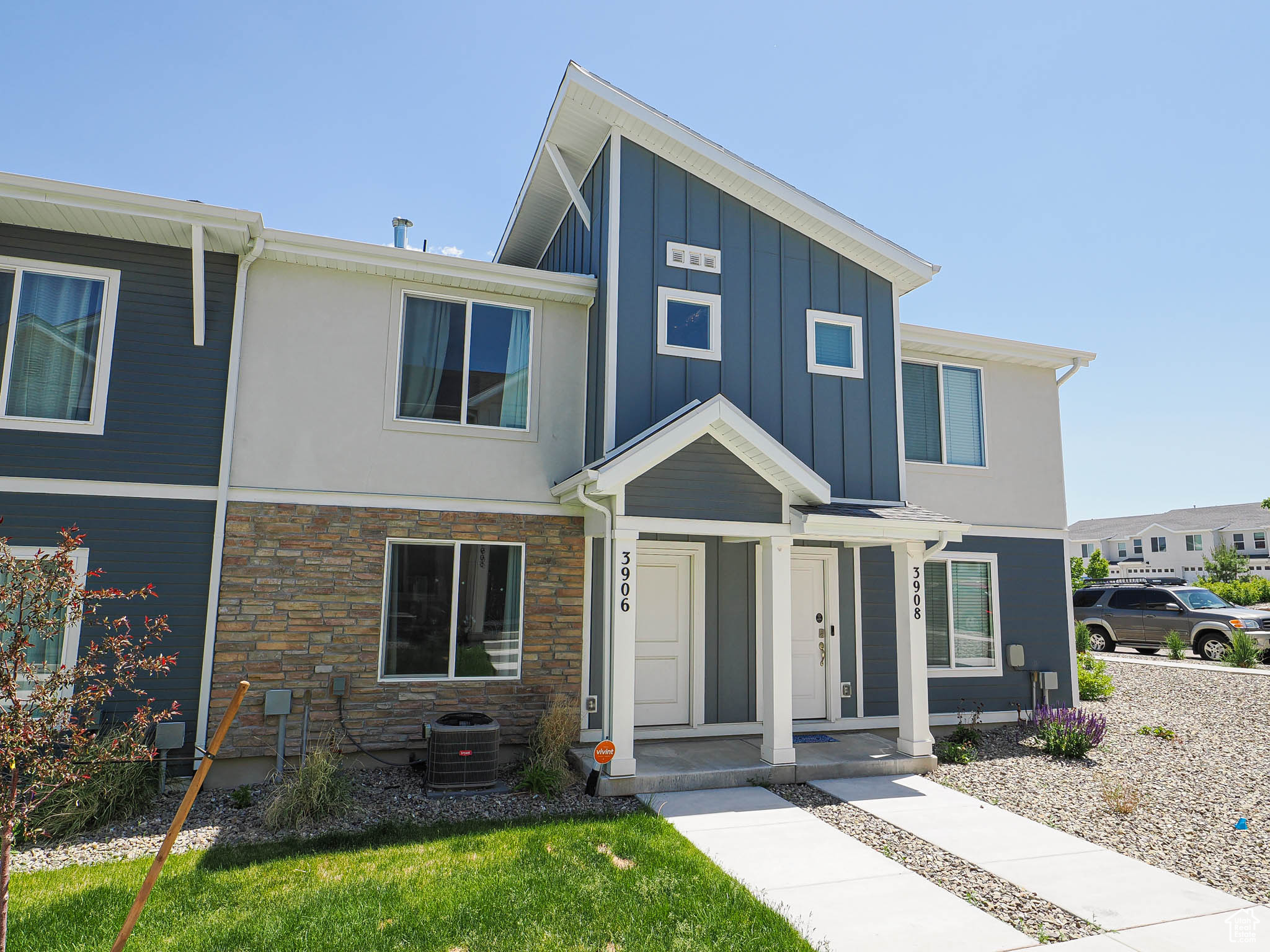 3906 S Bowie Dr, Magna, Utah image 2