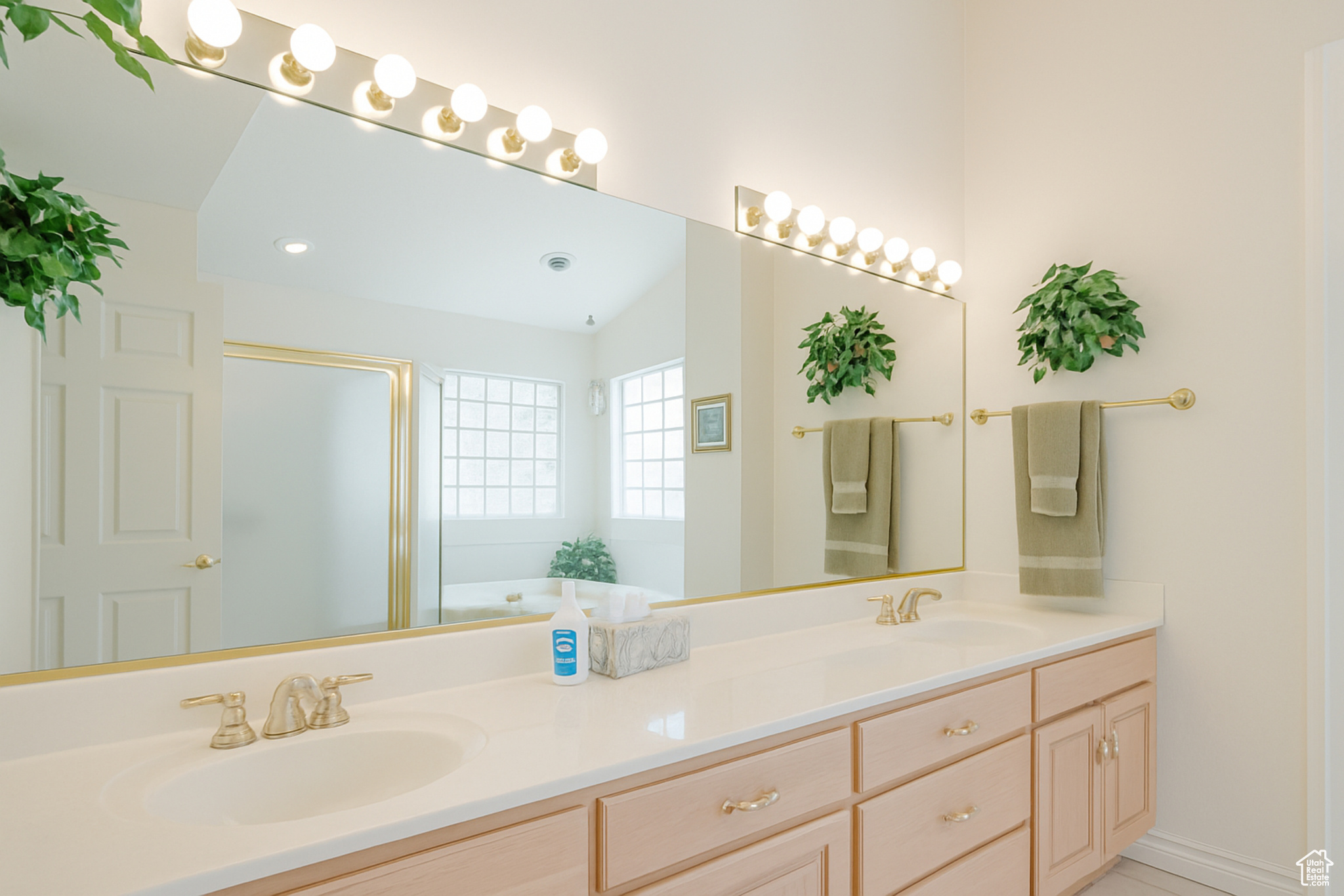 ST JAMES PLACE - Residential