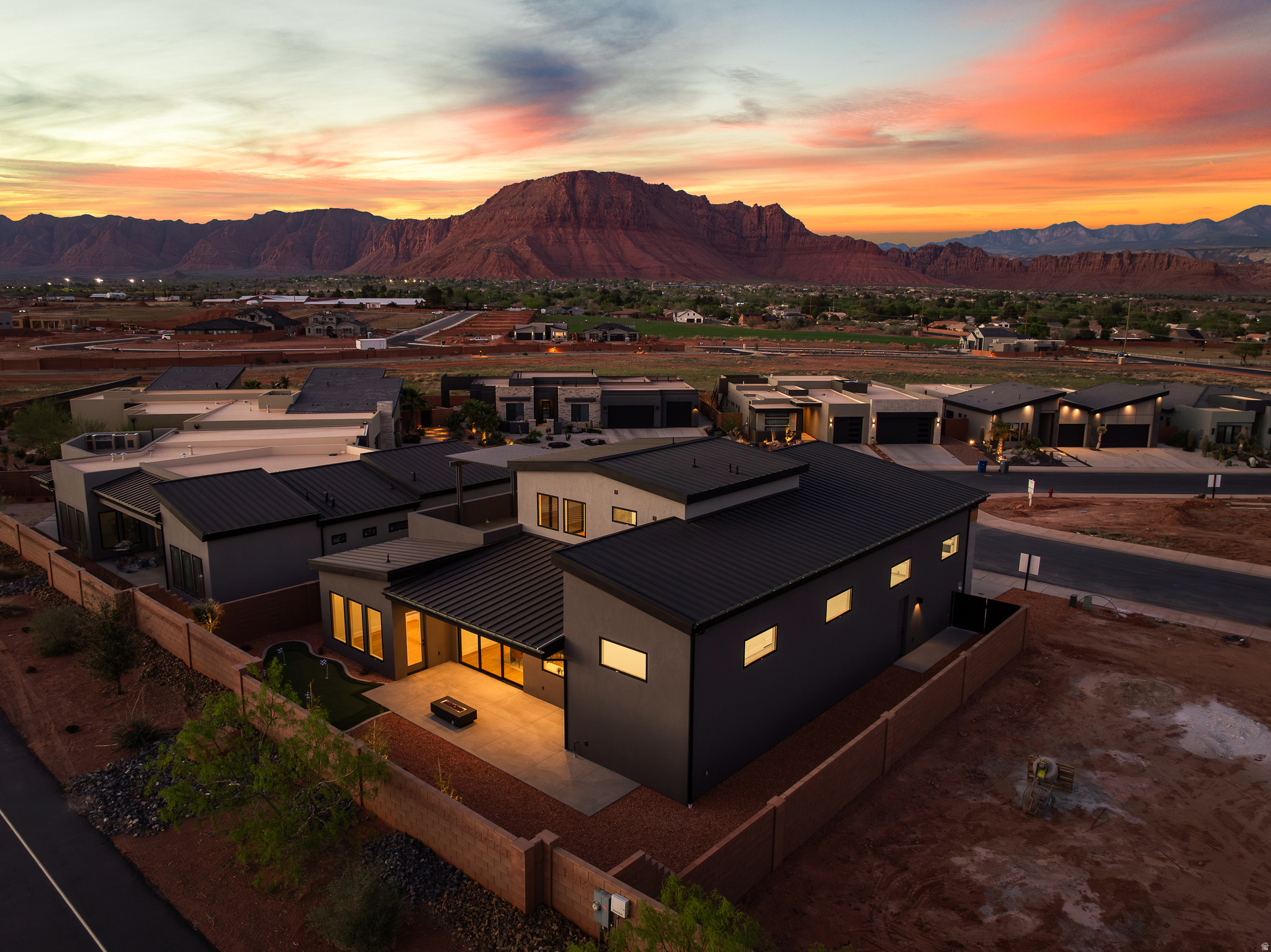 RED MOUNTAIN TERRACE - Residential