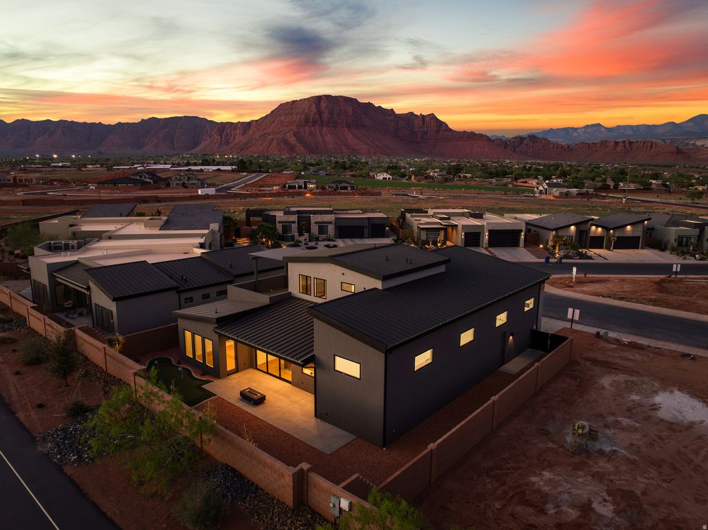 Photo of 116 E 1060 S, Ivins, UT 84738 (MLS # 2146572)