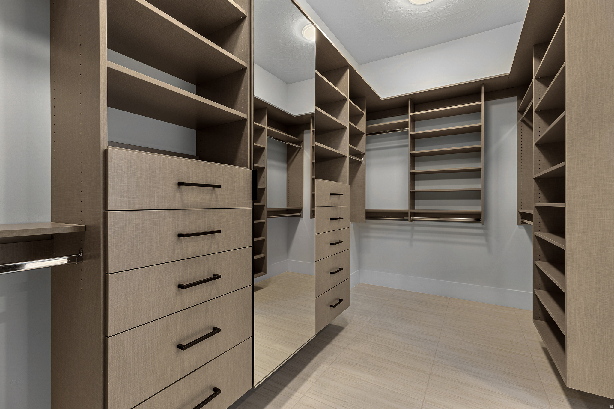 RED MOUNTAIN TERRACE - Residential