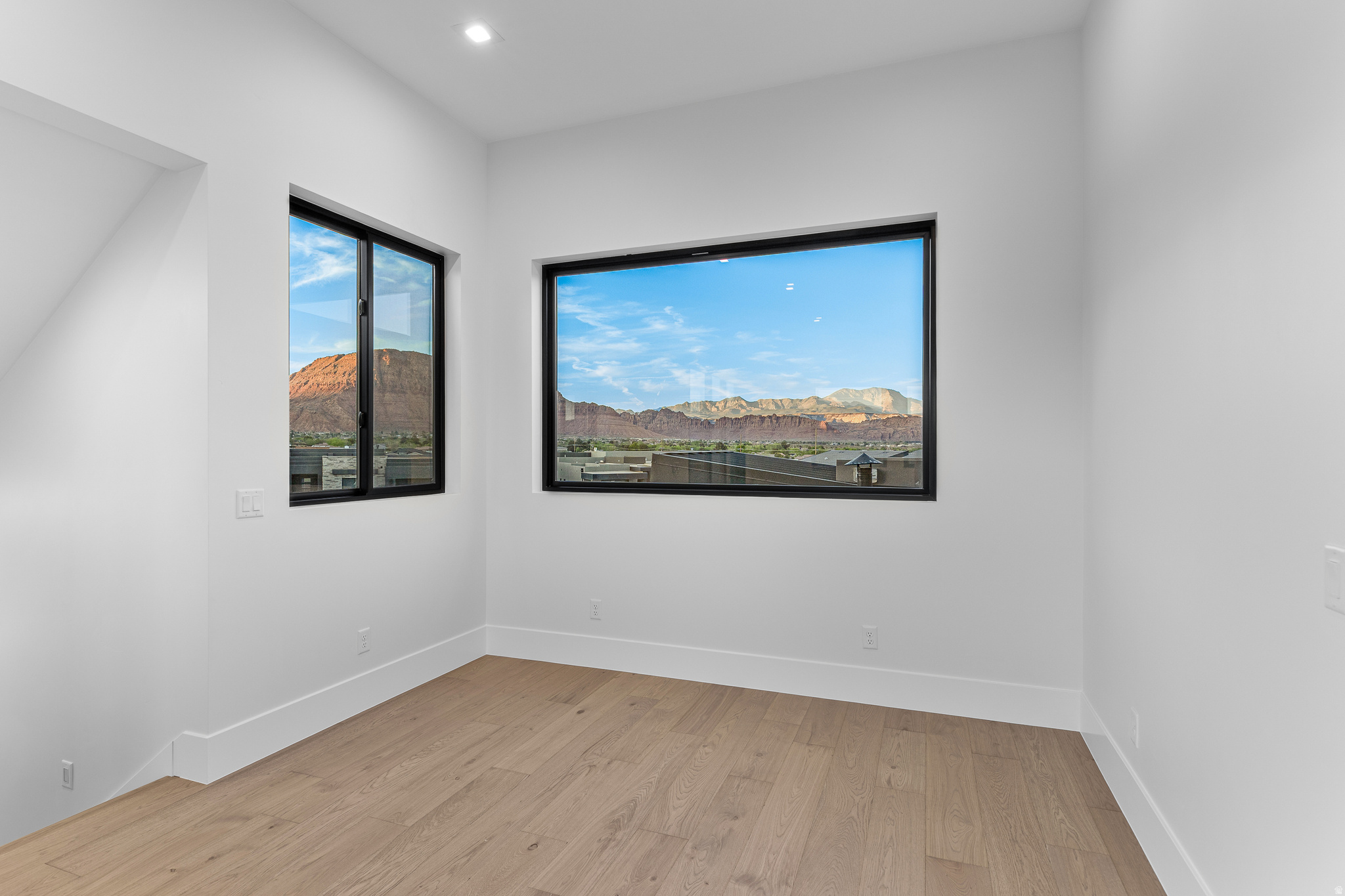 RED MOUNTAIN TERRACE - Residential