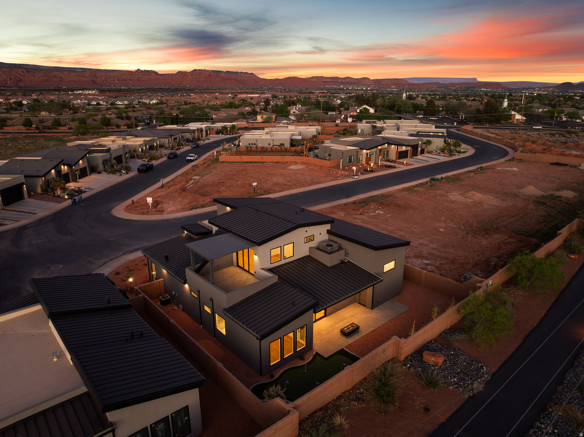 RED MOUNTAIN TERRACE - Residential