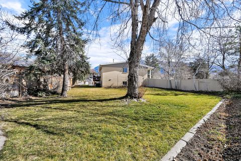 Tiny photo for 2329 E WOODCHUCK CIR, Sandy, UT 84093 (MLS # 2142359)