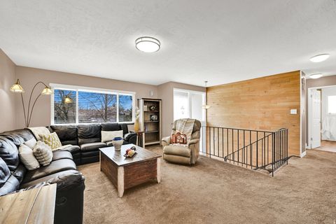 Tiny photo for 2329 E WOODCHUCK CIR, Sandy, UT 84093 (MLS # 2142359)