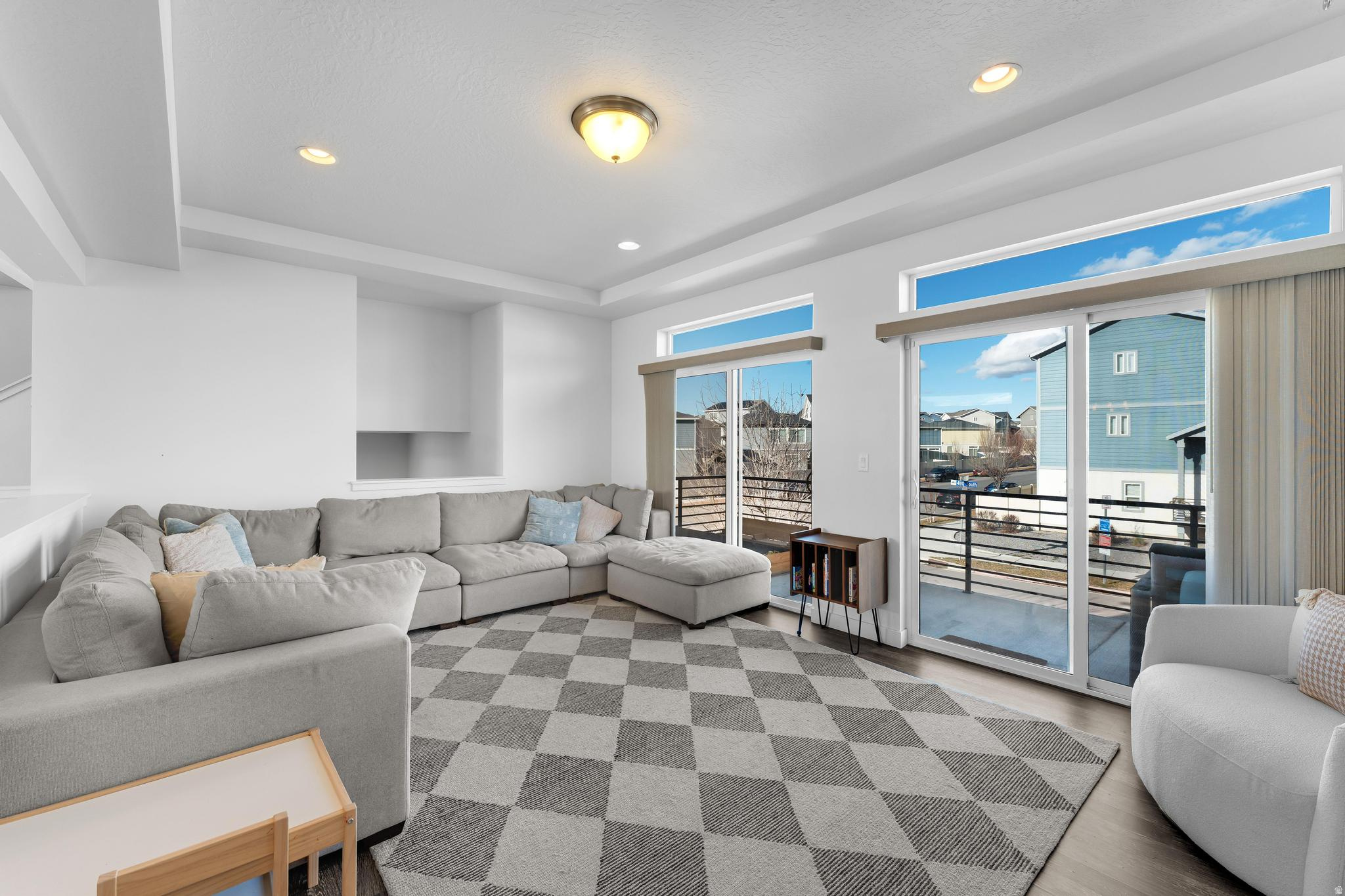 SOUTH POINT - Residential