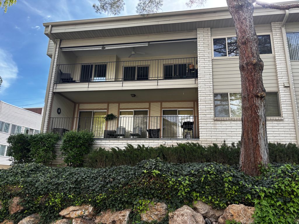 Photo of 2590 S ELIZABETH ST #7, Salt Lake City, UT 84106 (MLS # 2152386)