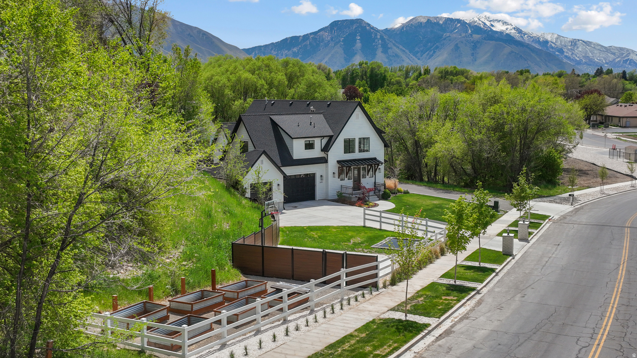 SPRING TERRACE - Residential