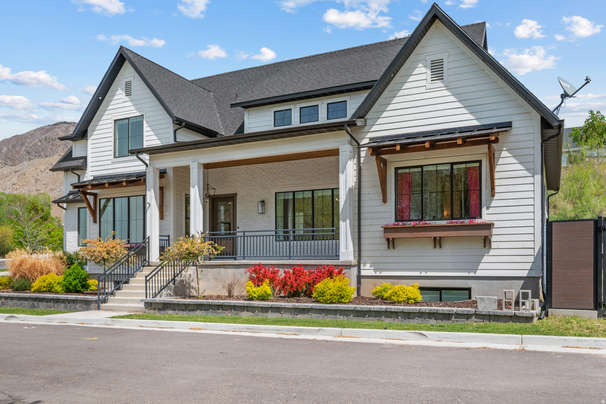 SPRING TERRACE - Residential