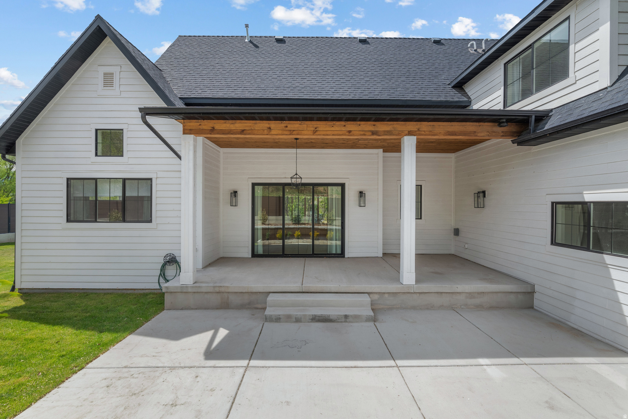 SPRING TERRACE - Residential