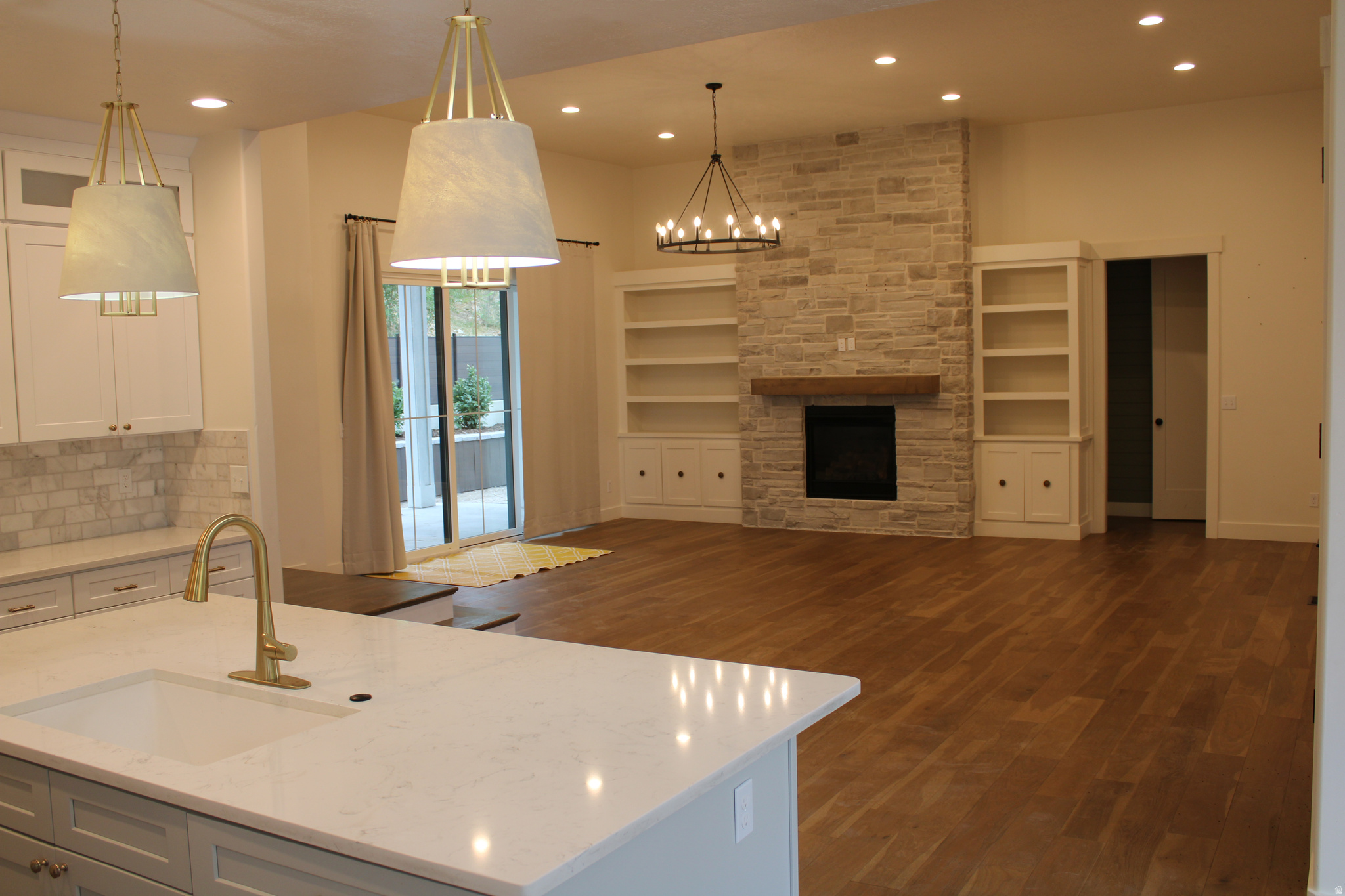 SPRING TERRACE - Residential