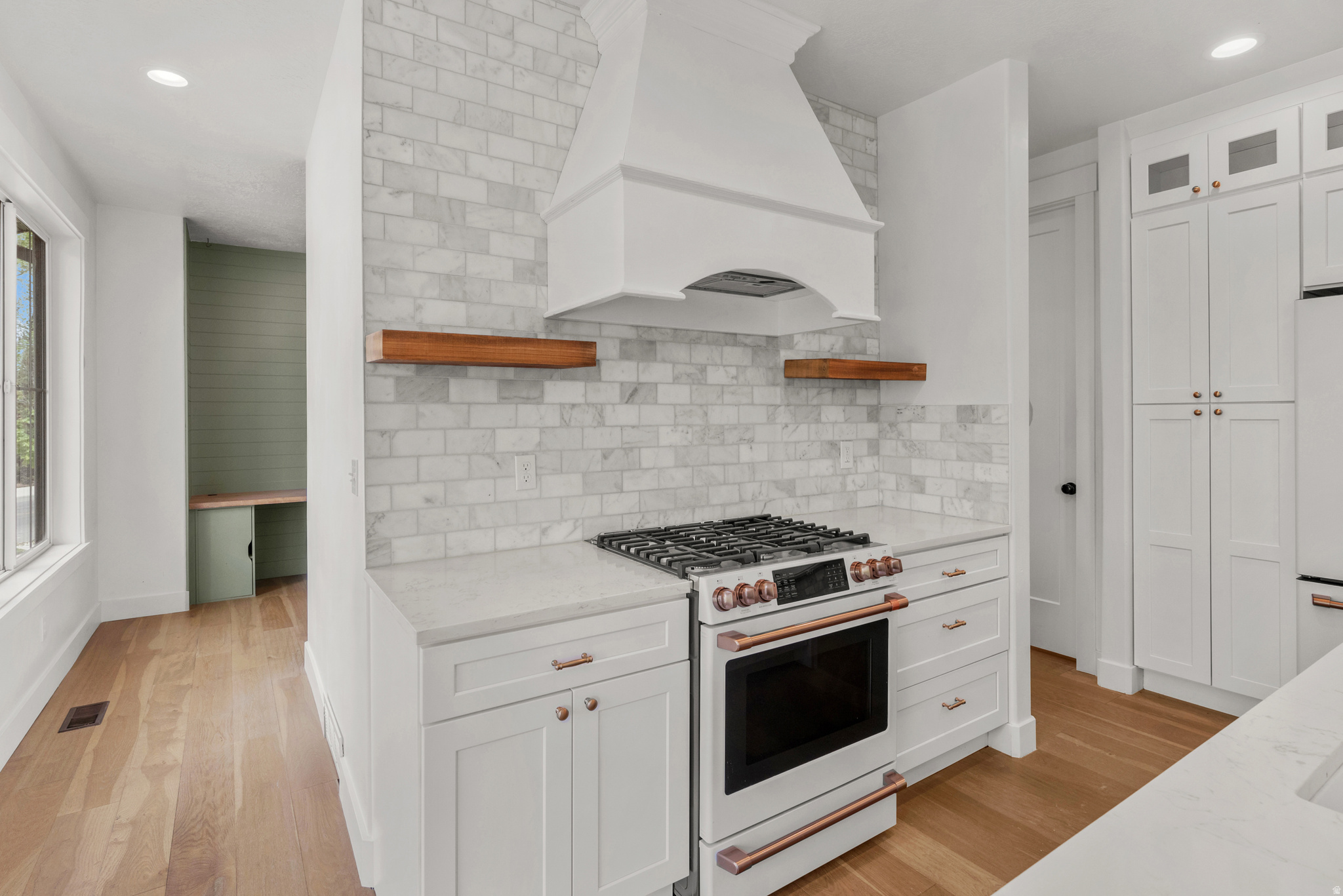 SPRING TERRACE - Residential