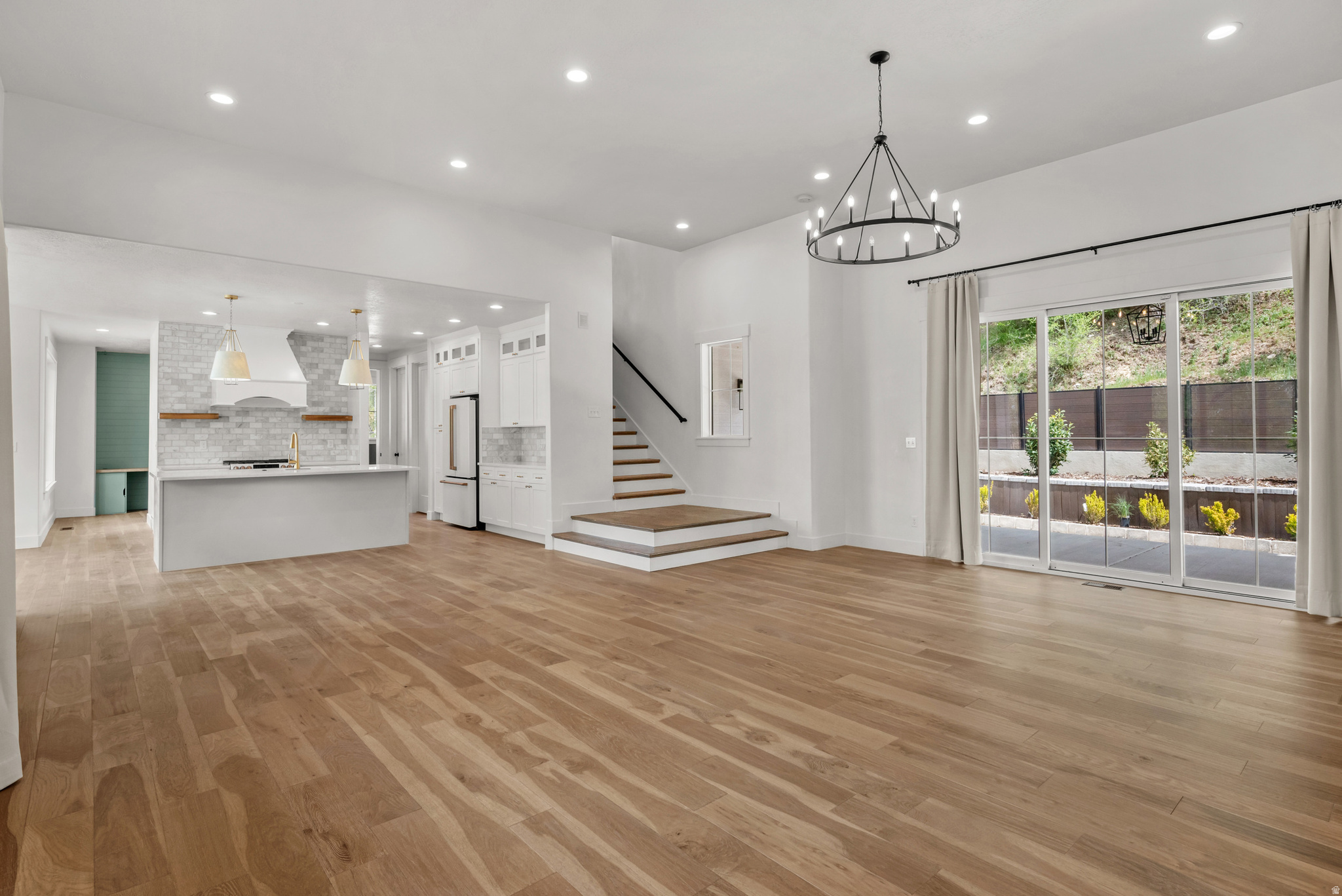 SPRING TERRACE - Residential