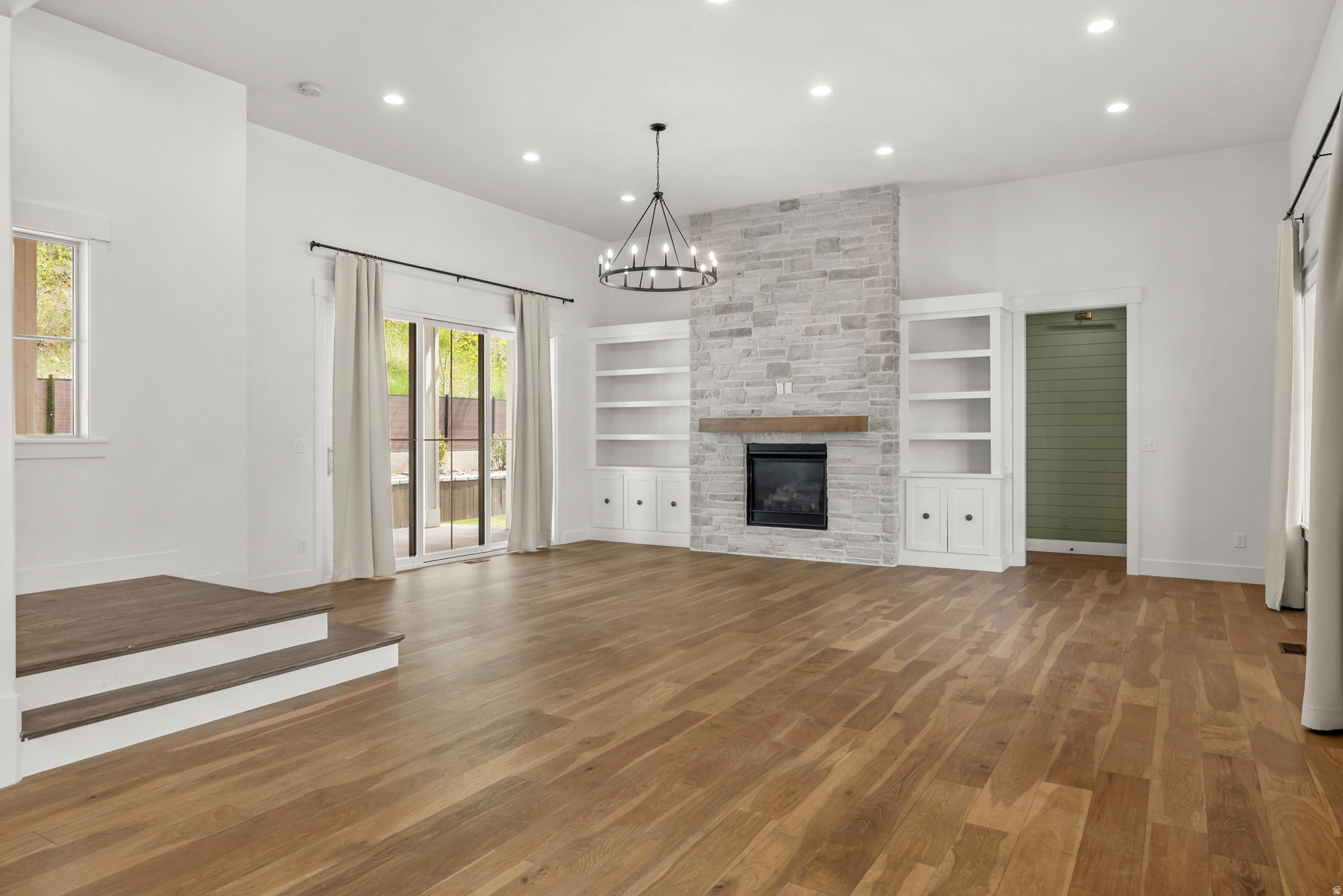 SPRING TERRACE - Residential