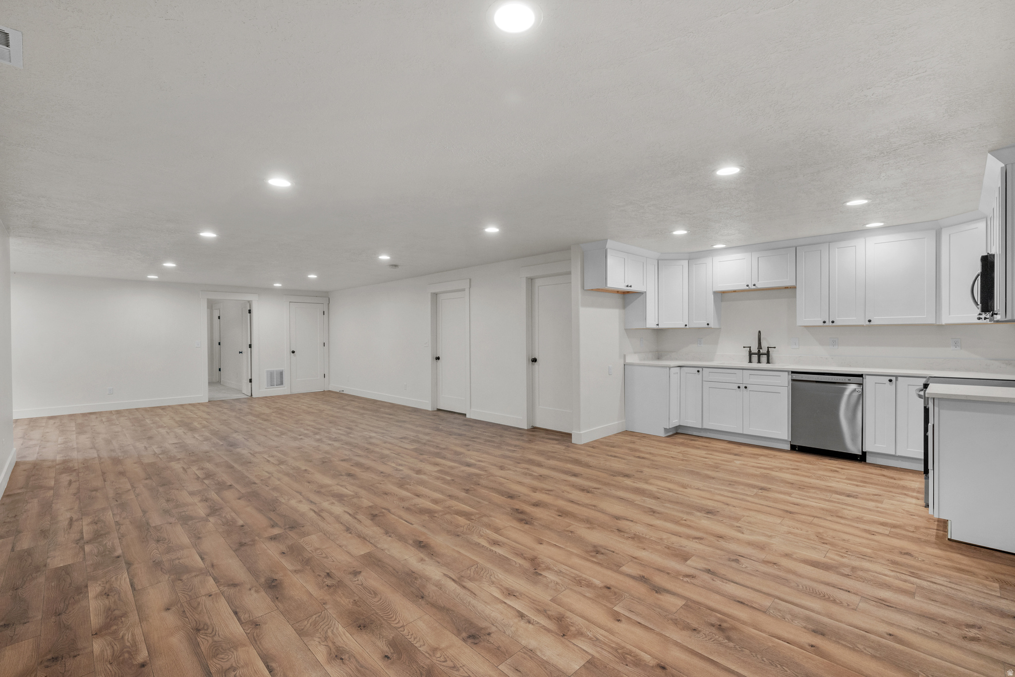 SPRING TERRACE - Residential