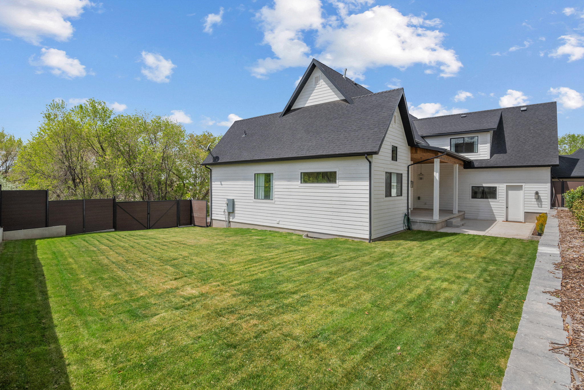 SPRING TERRACE - Residential