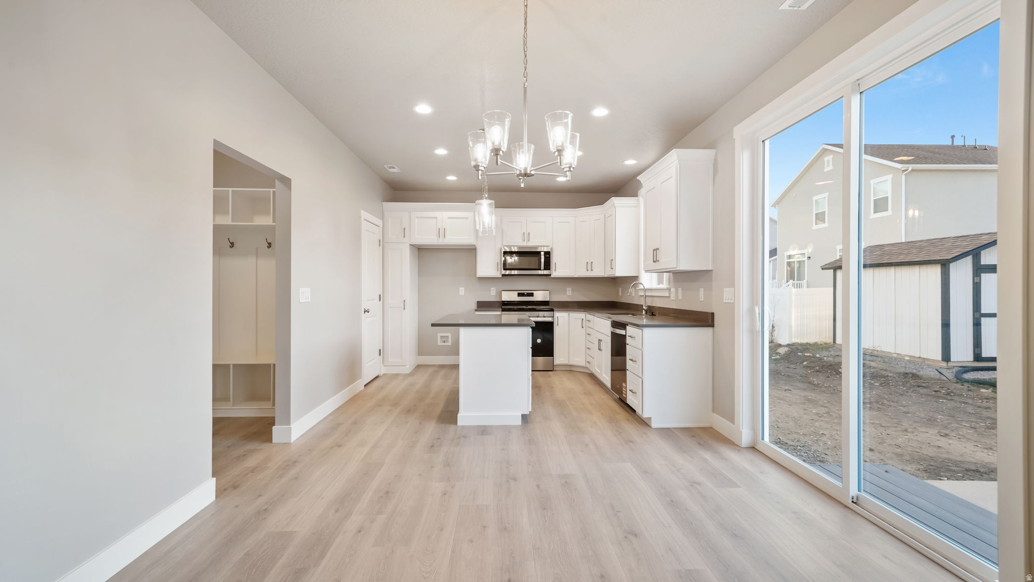 APPLE HOLLOW - Residential